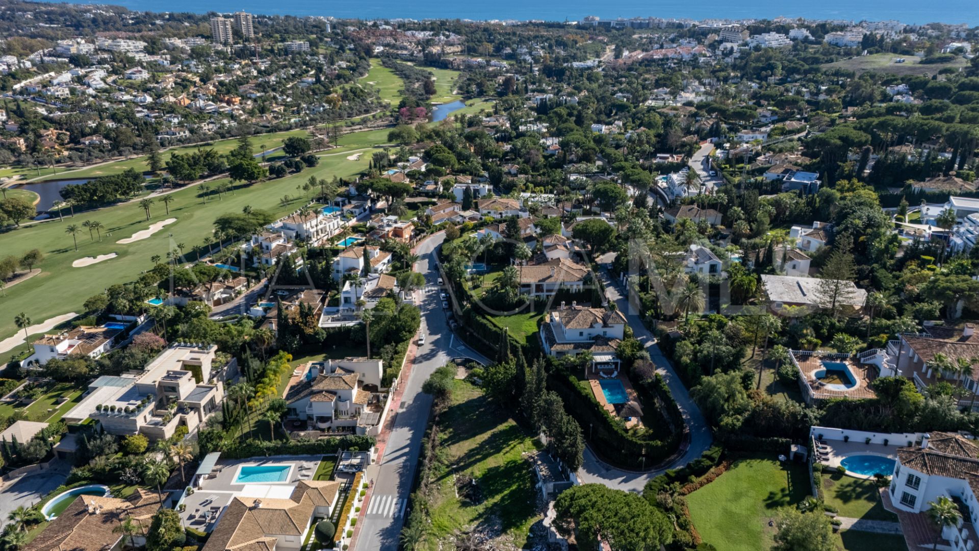 Nueva Andalucia 6 bedrooms villa for sale