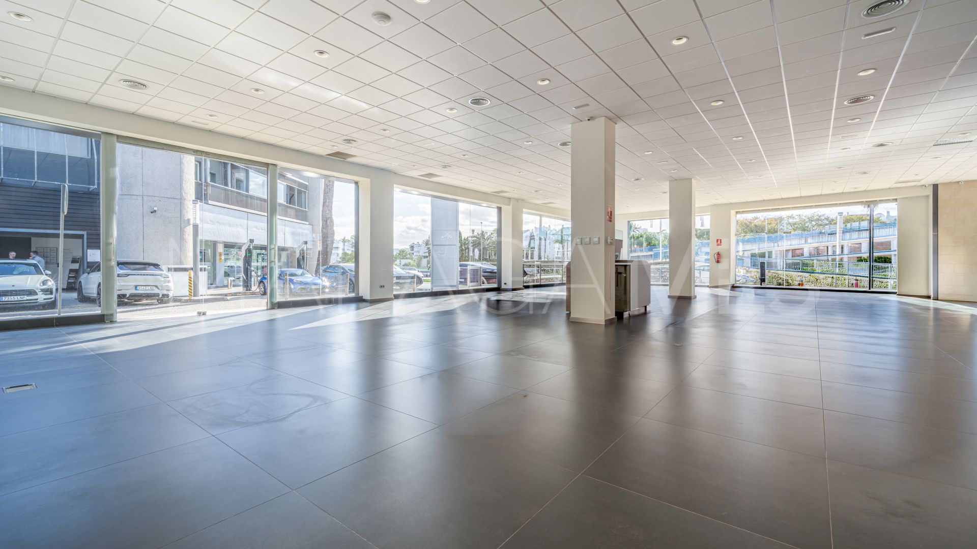 Kommersiella lokaler for sale in Marbella - Puerto Banus