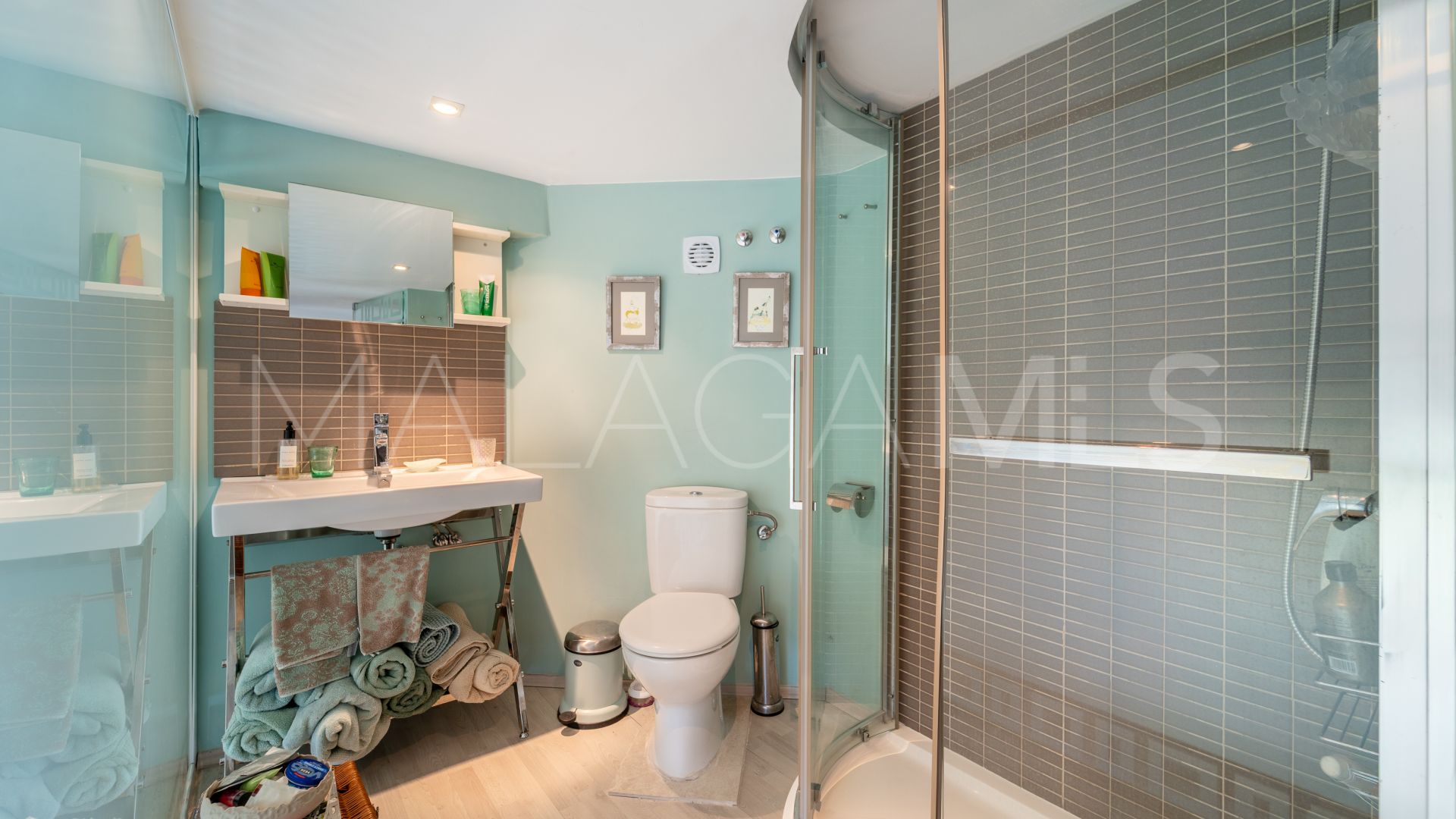 Villa for sale in Istan