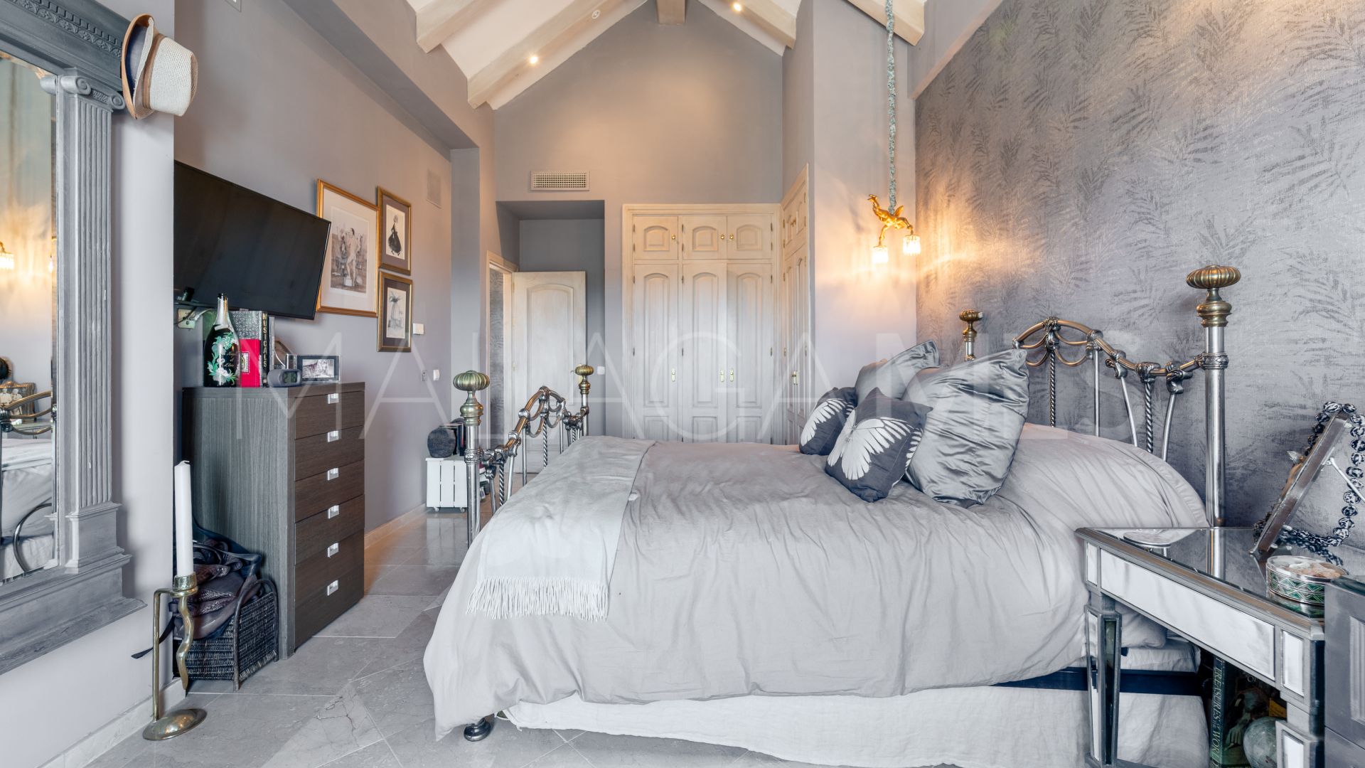 Villa for sale in Istan