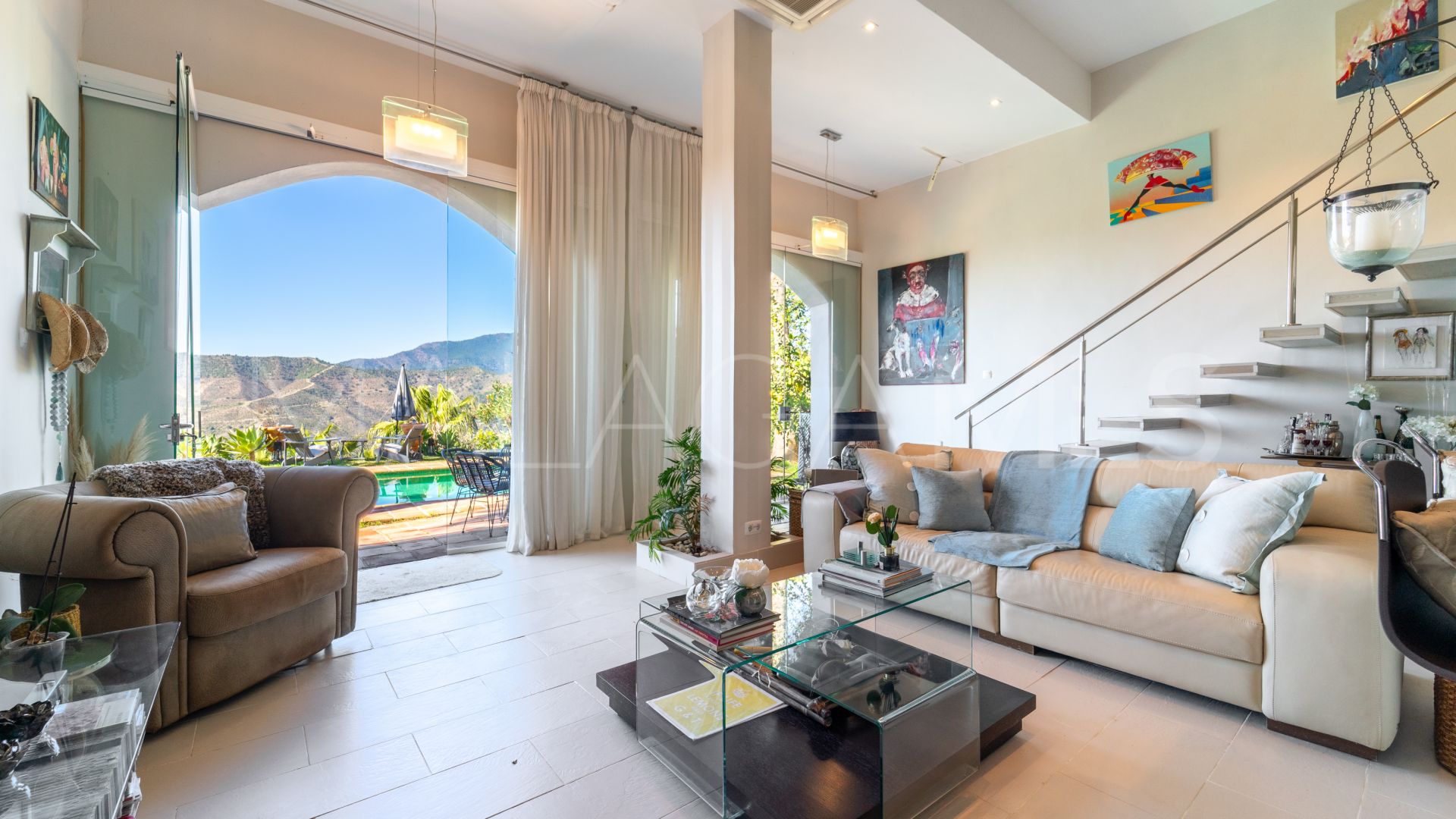 Villa for sale in Istan