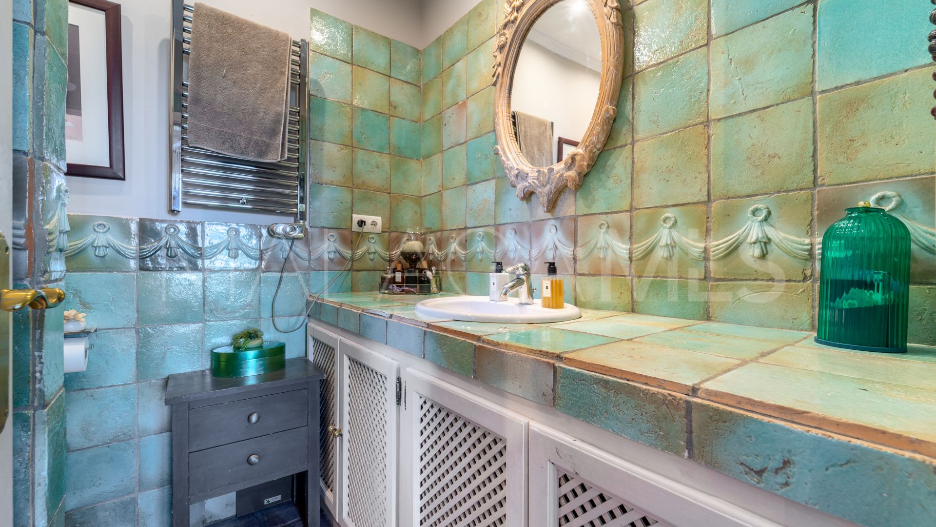 Villa for sale in Istan