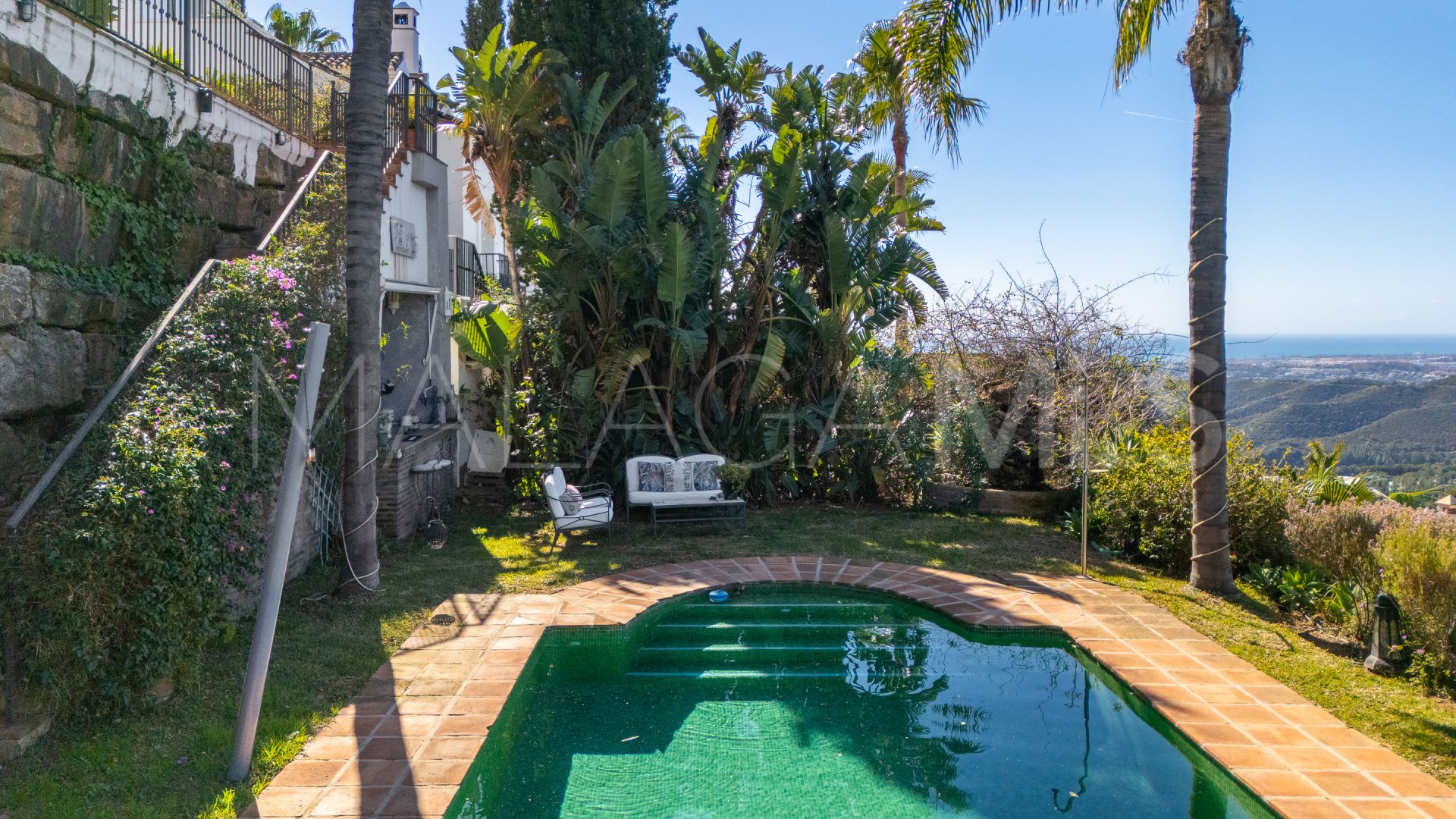 Villa for sale in Istan