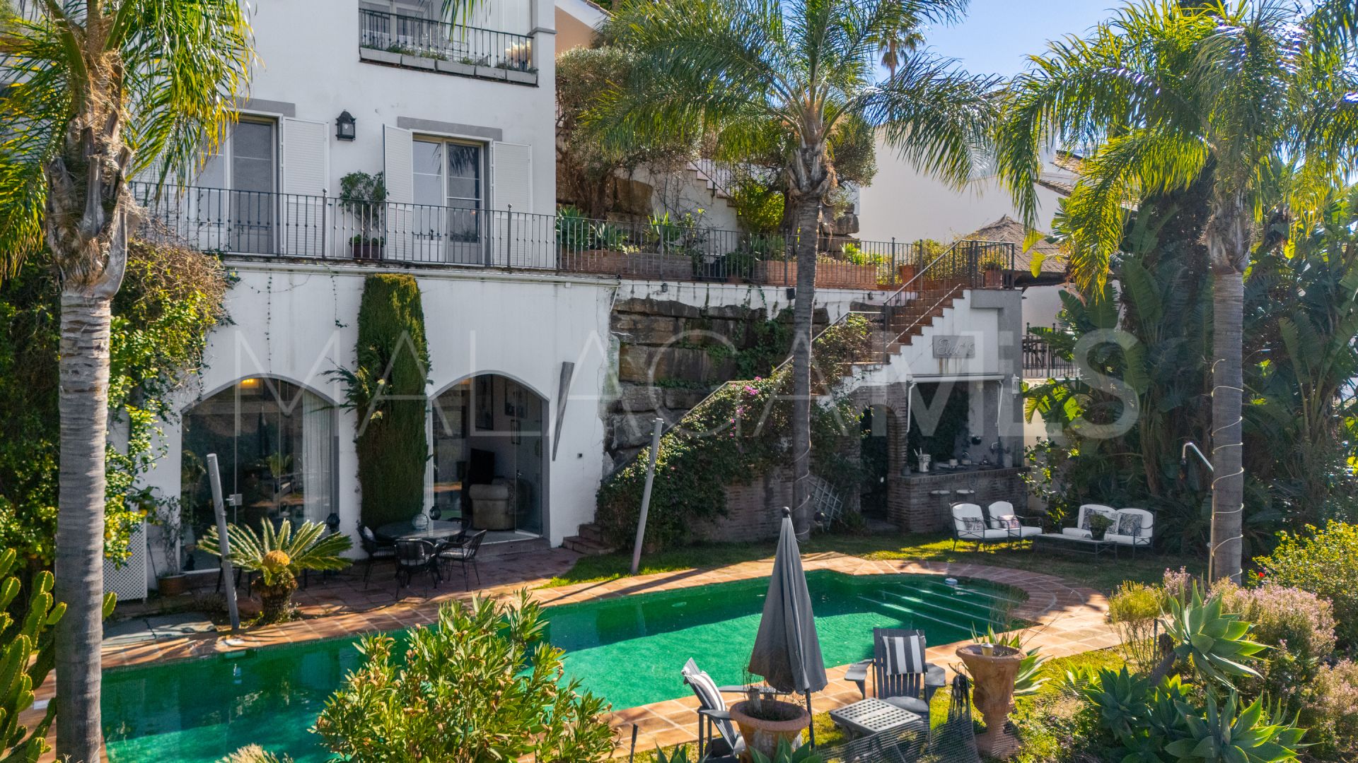 Villa for sale in Istan