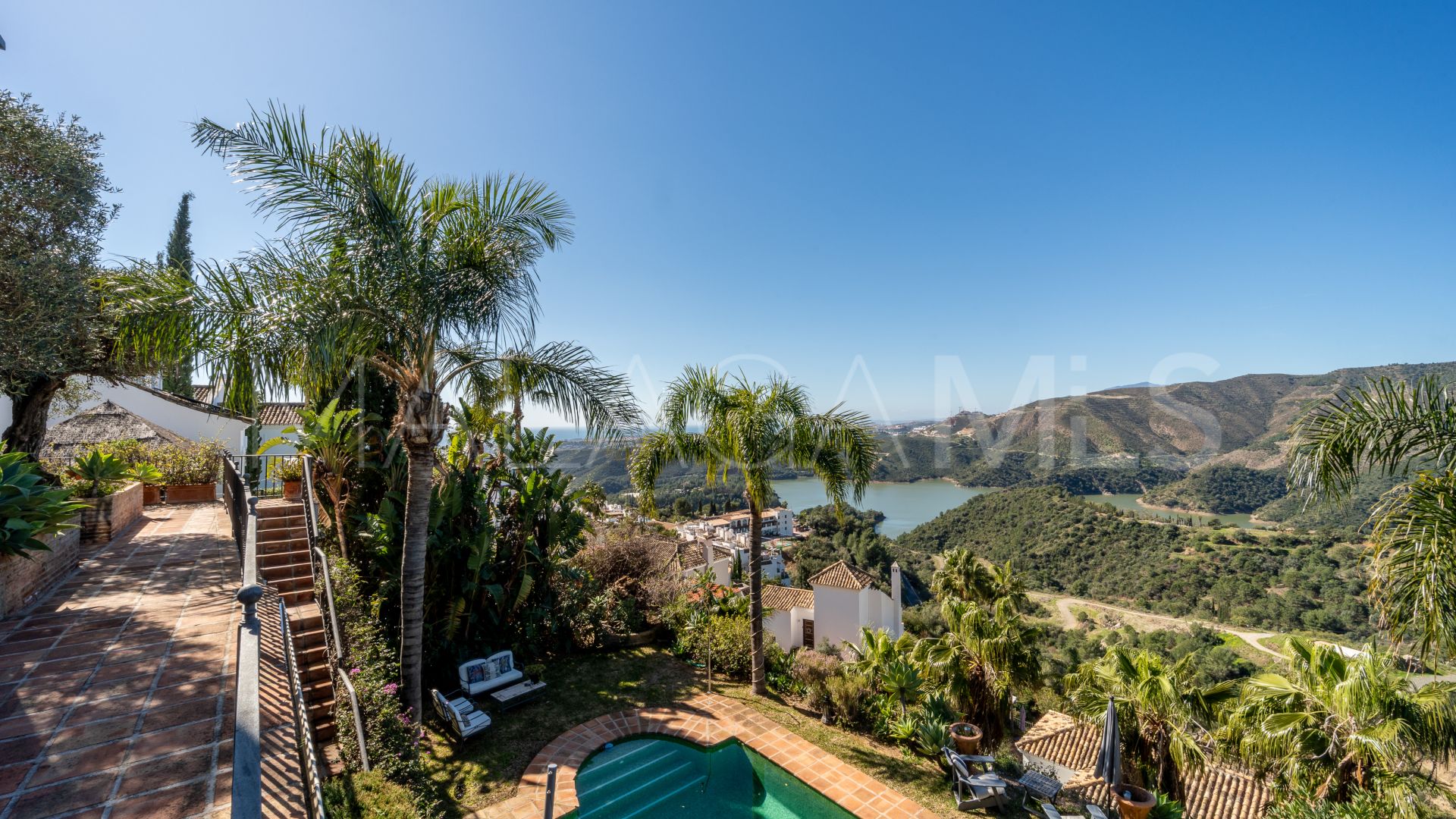 Villa for sale in Istan