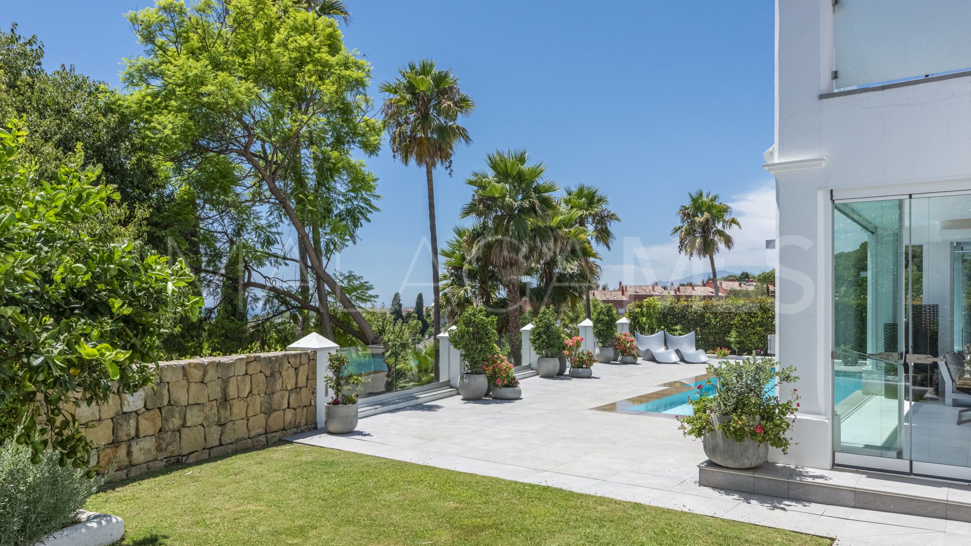 Villa for sale in El Capricho