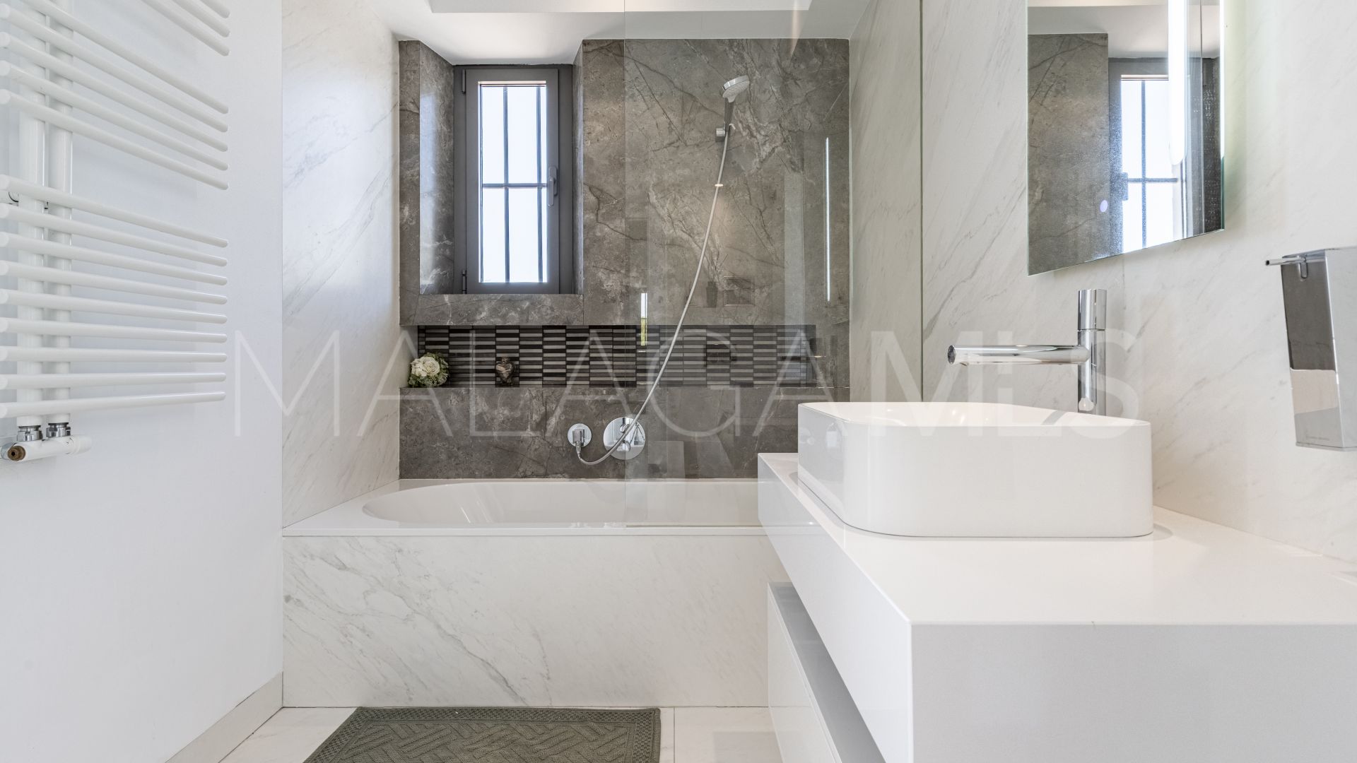 Villa for sale in El Capricho