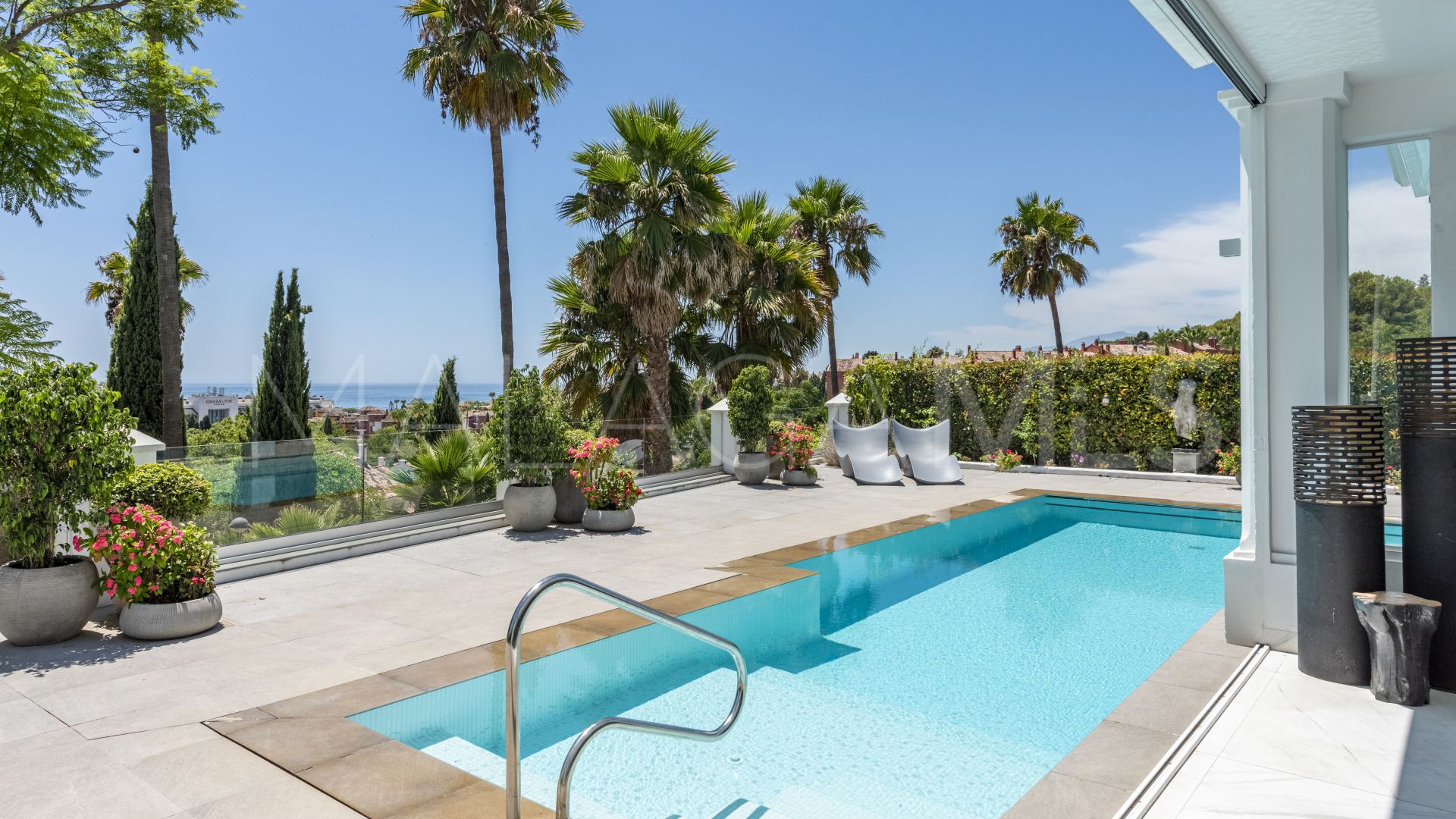 Villa for sale in El Capricho