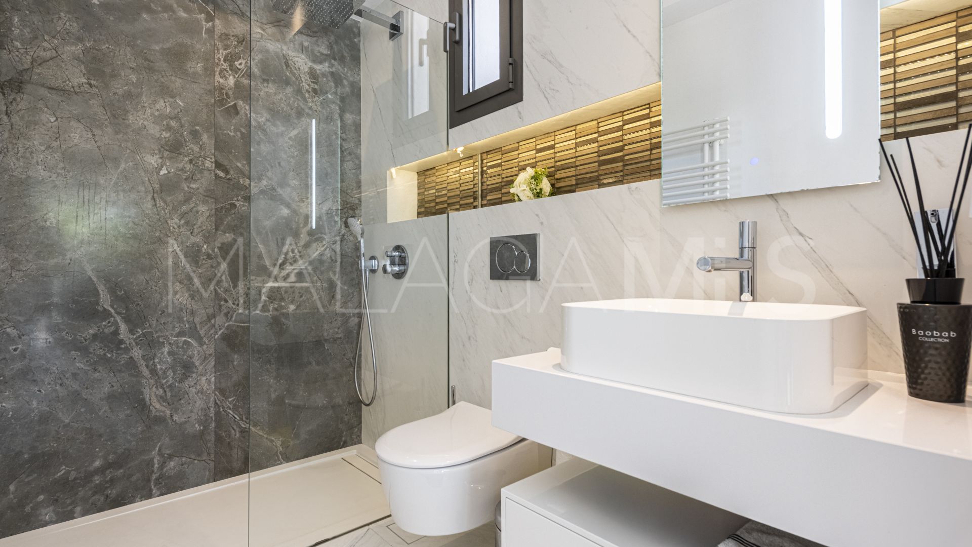 Villa for sale in El Capricho