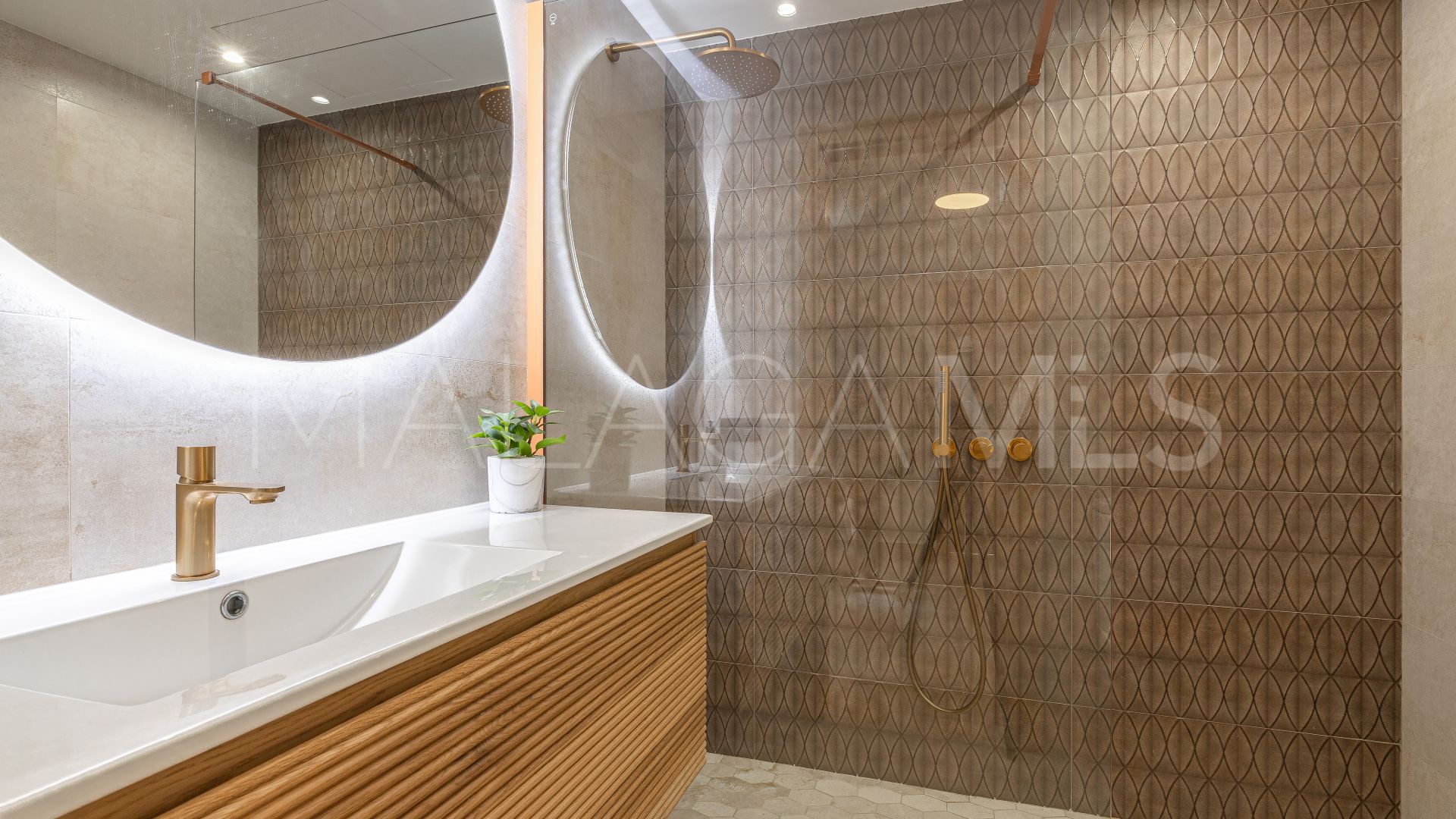 Villa for sale in Paraiso Alto