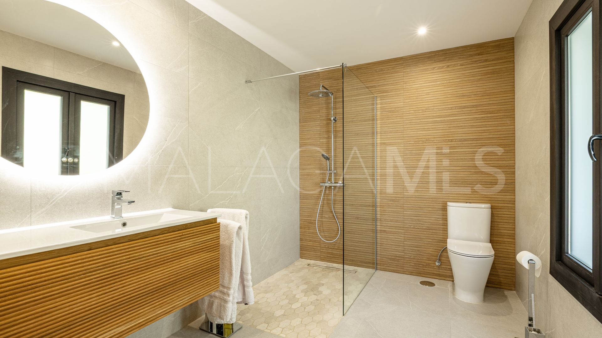 Villa for sale in Paraiso Alto