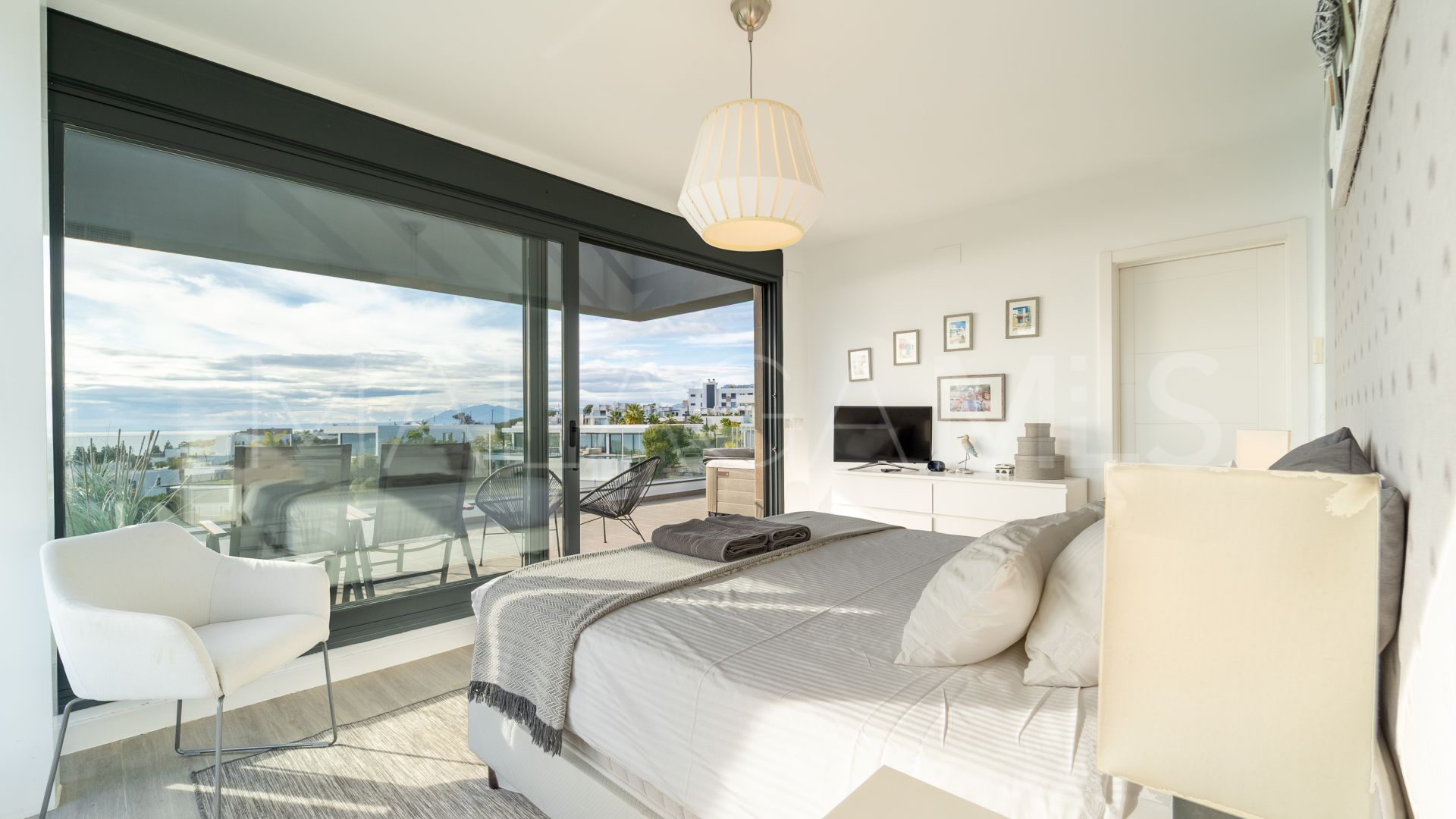 Cabopino villa for sale