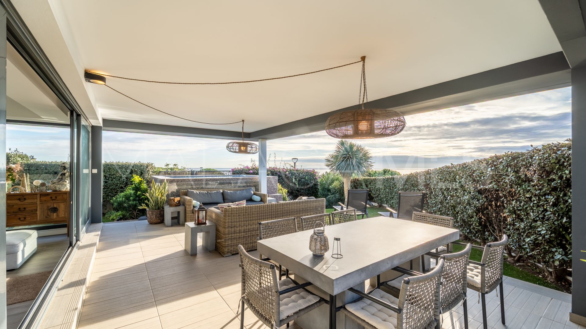 Cabopino villa for sale