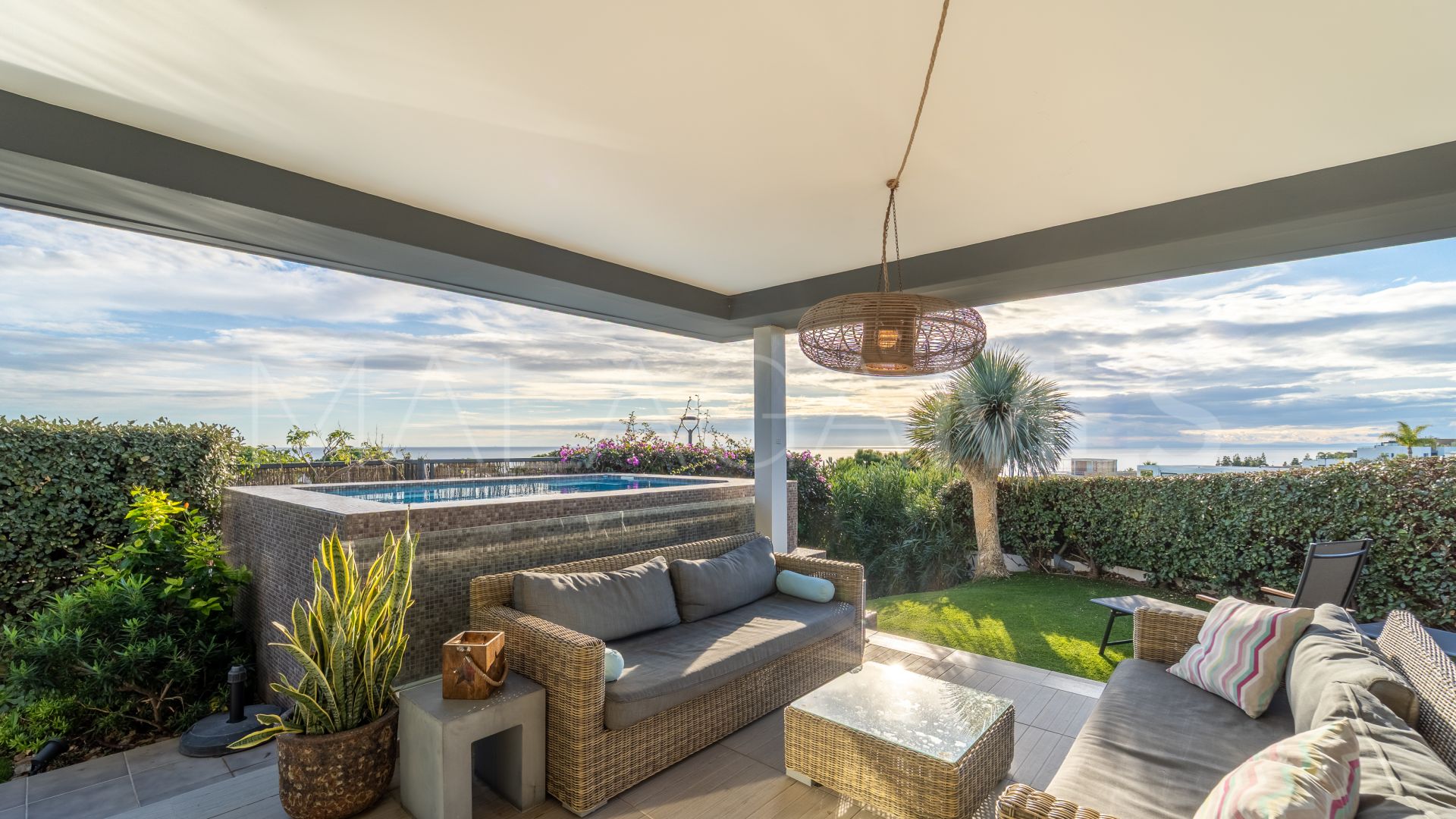 Cabopino villa for sale