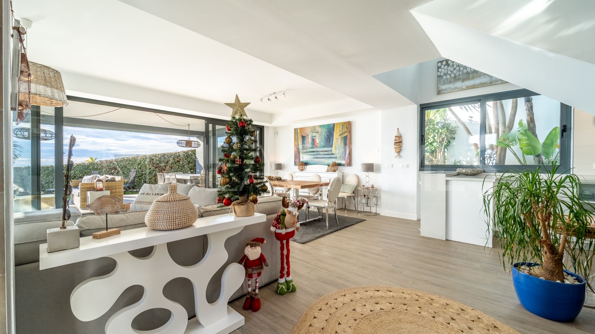 Cabopino villa for sale