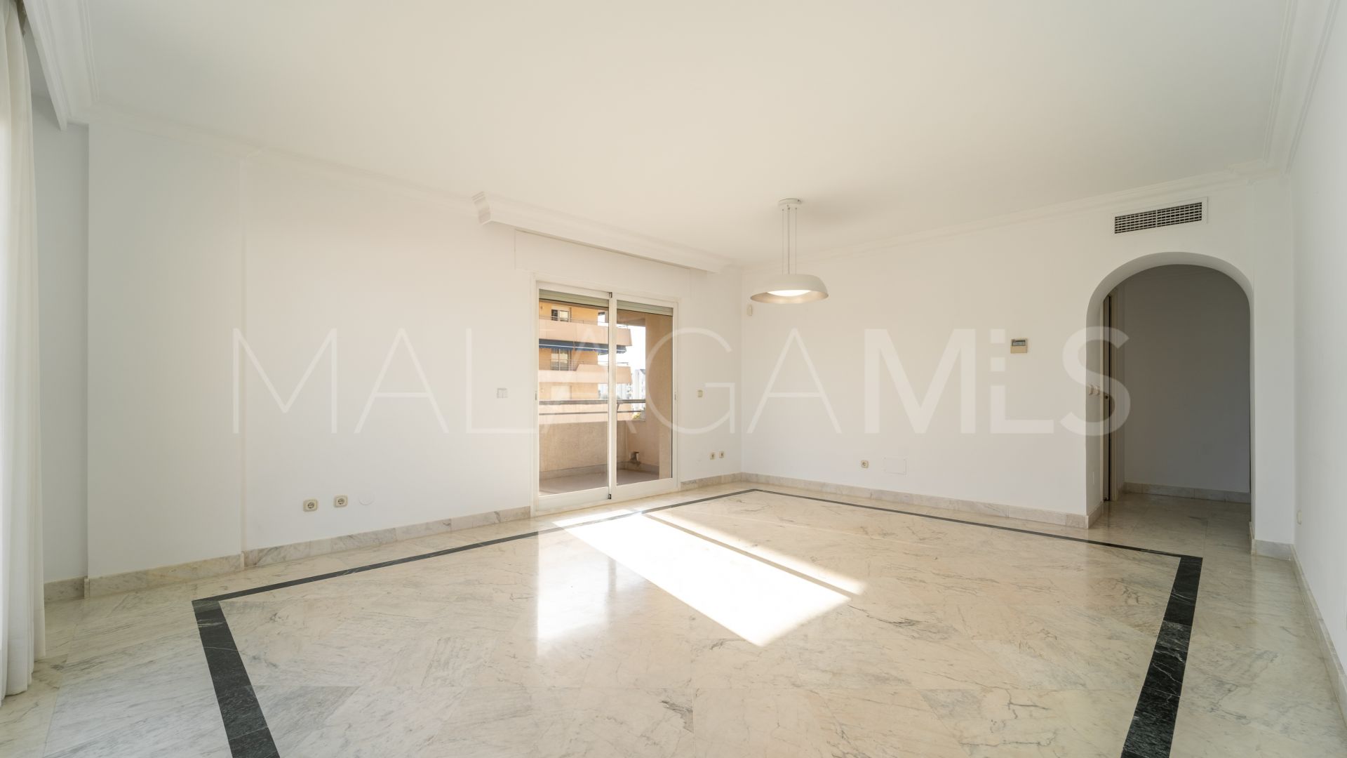 Lägenhet for sale in Marina Banus