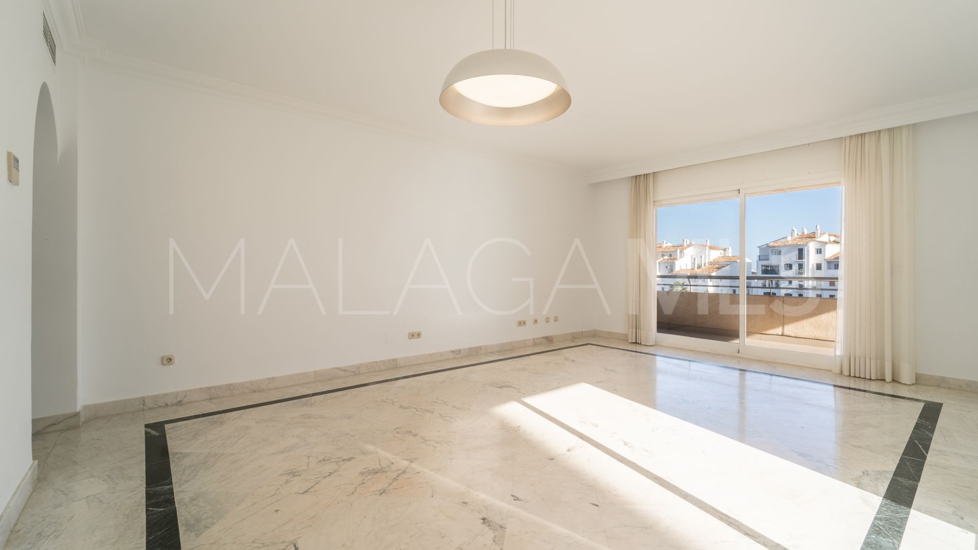 Lägenhet for sale in Marina Banus