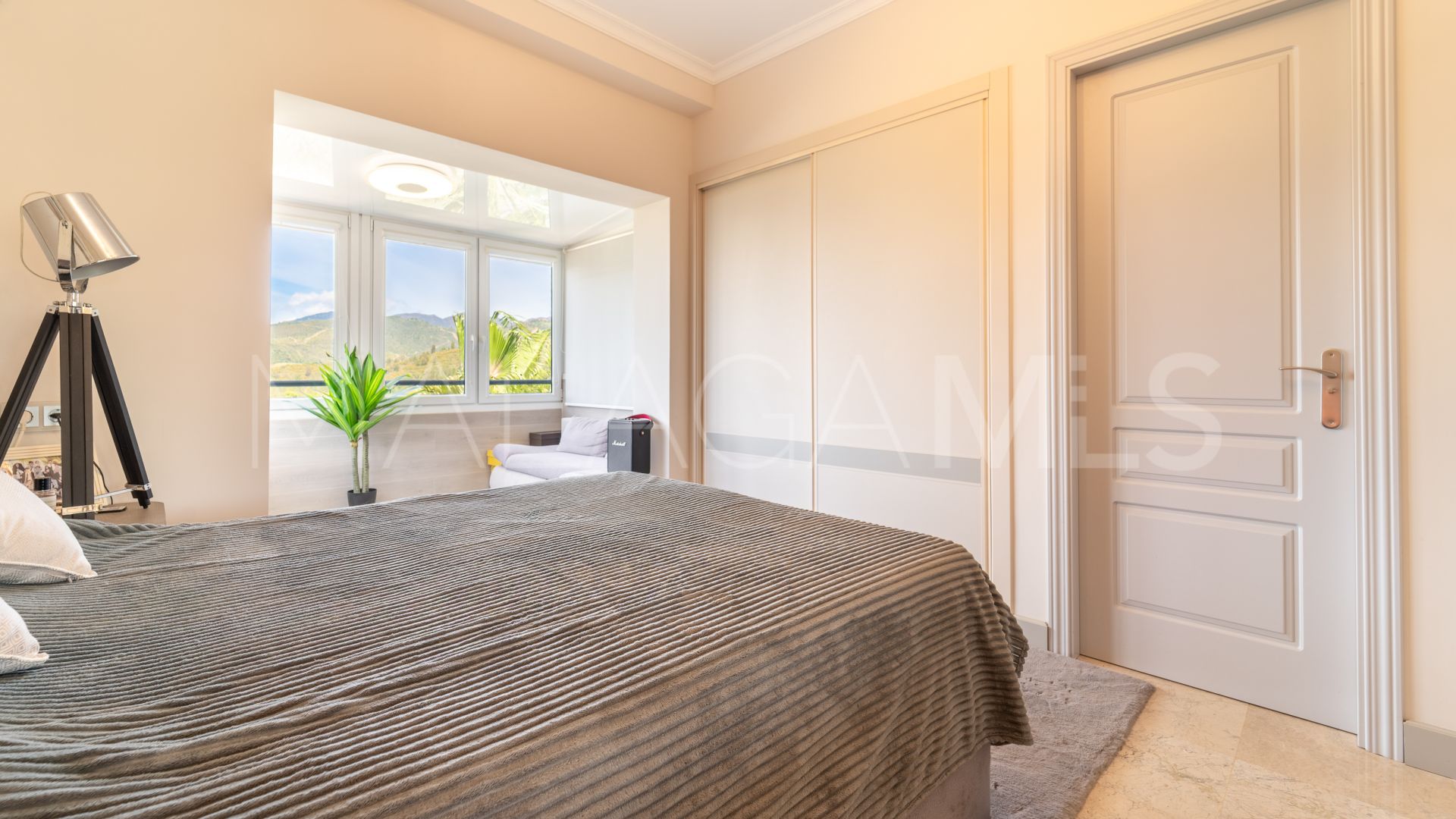 Appartement terrasse for sale in Elviria Hills