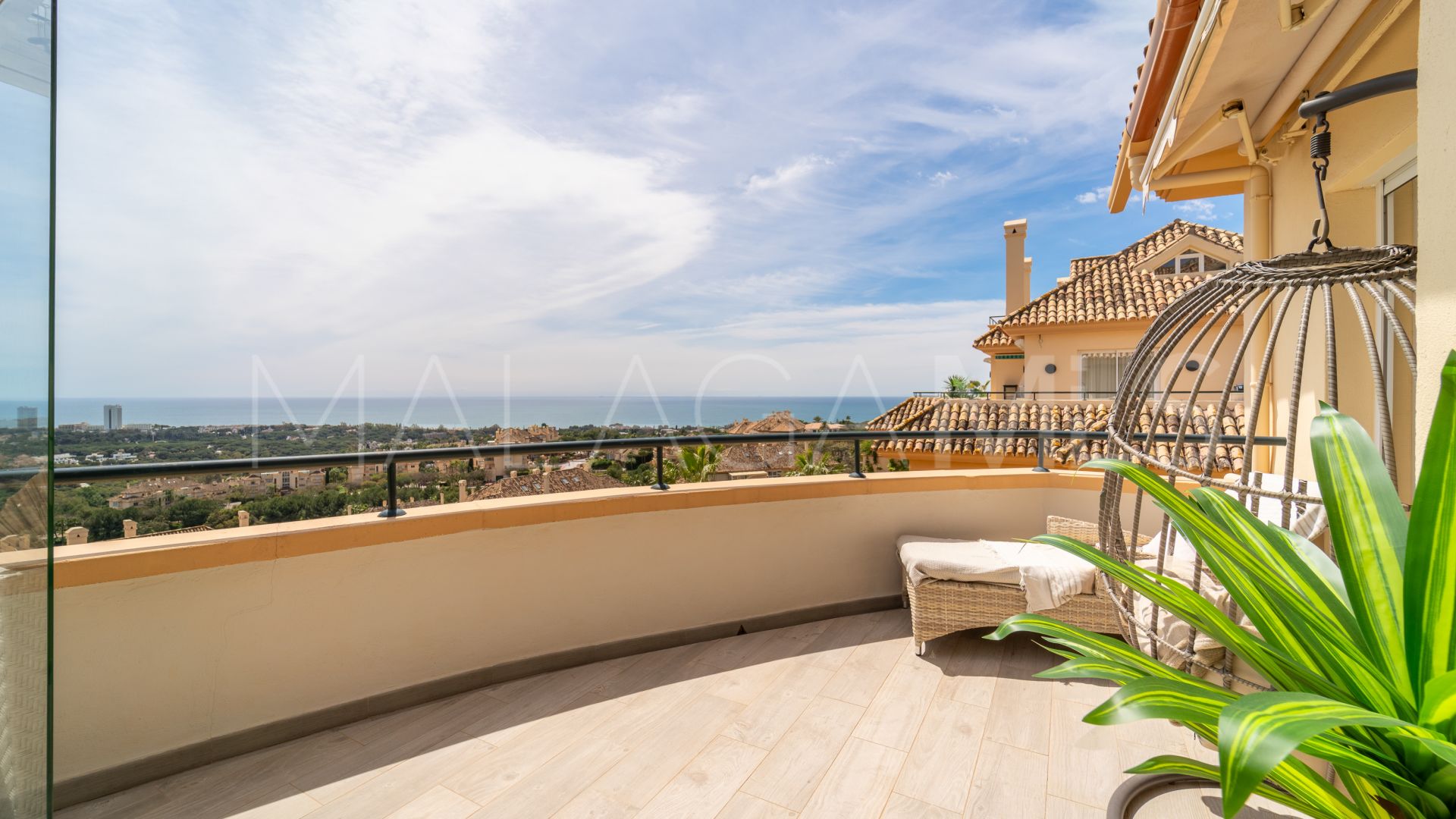 Appartement terrasse for sale in Elviria Hills