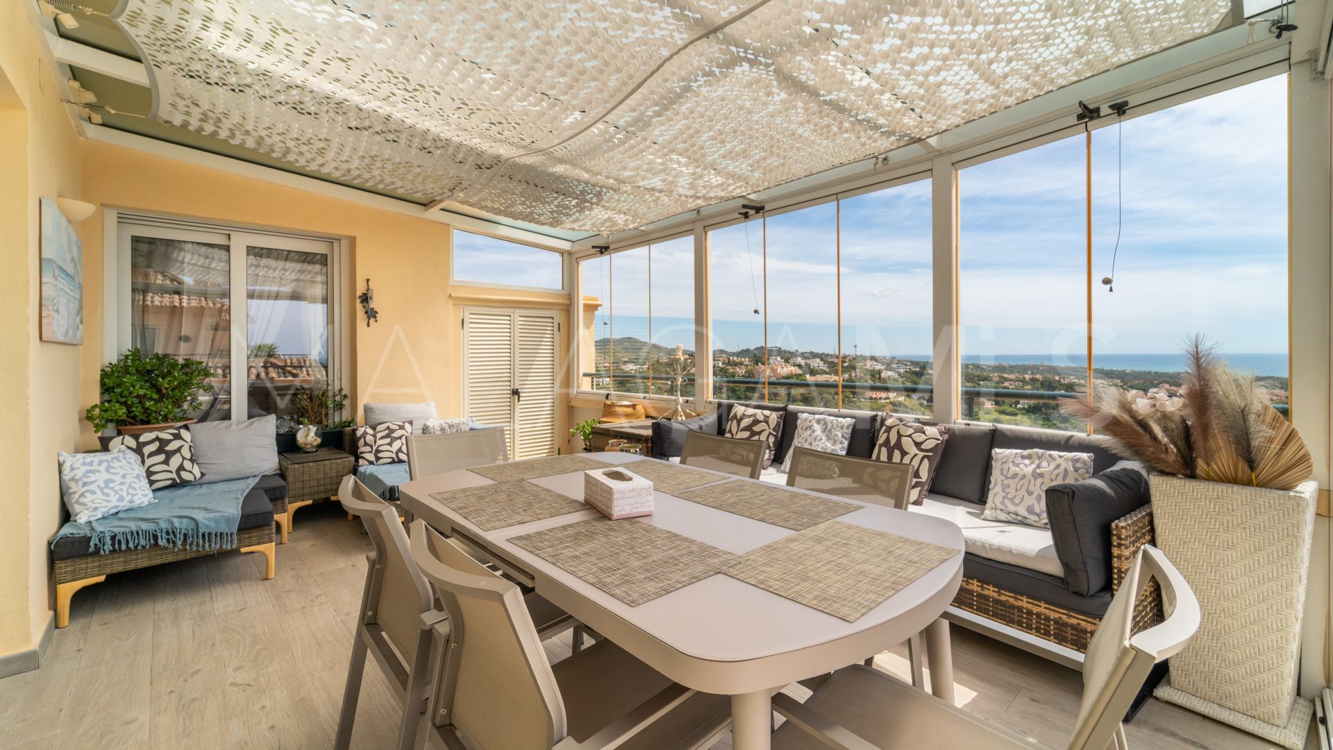 Appartement terrasse for sale in Elviria Hills