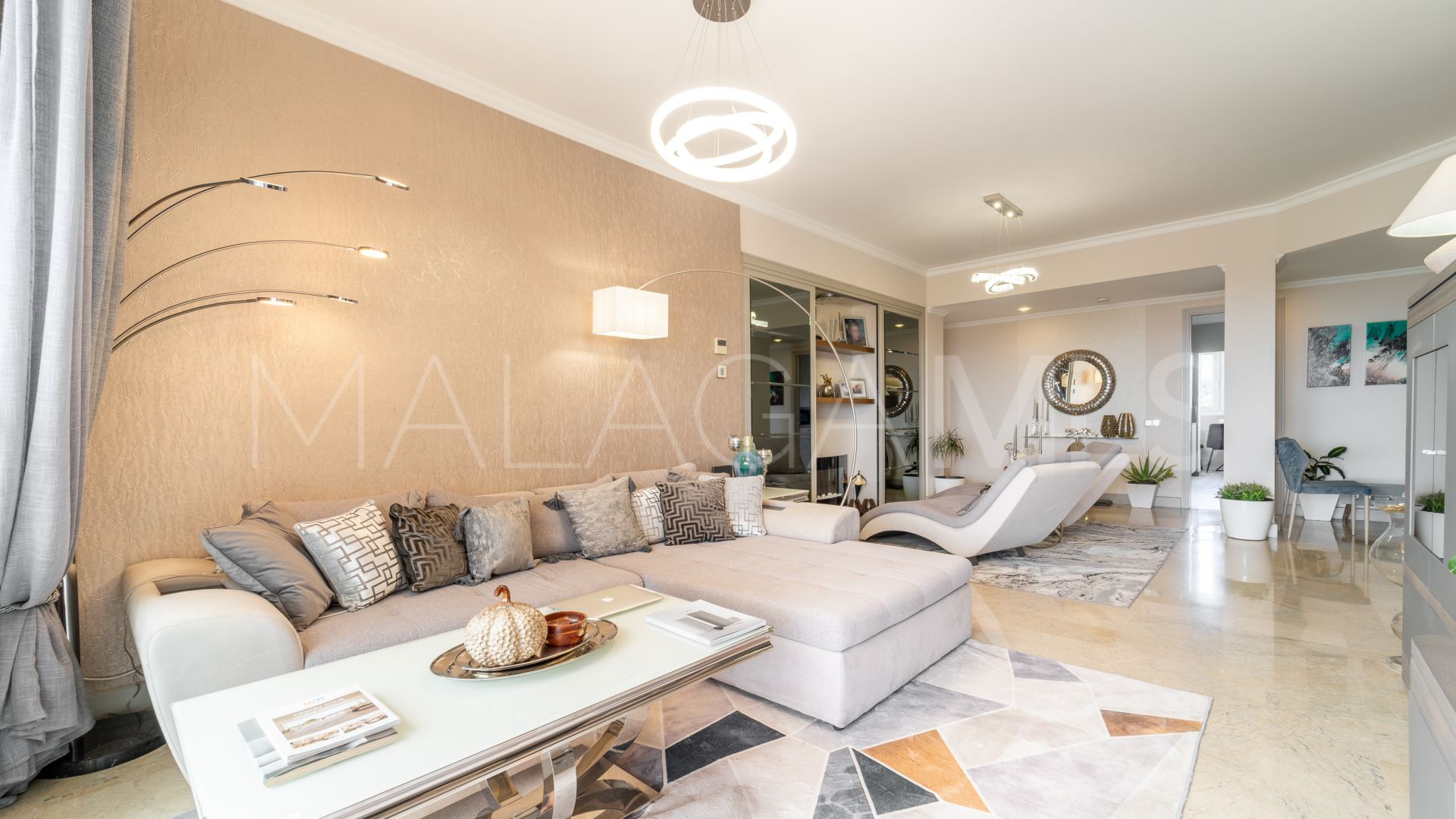 Appartement terrasse for sale in Elviria Hills