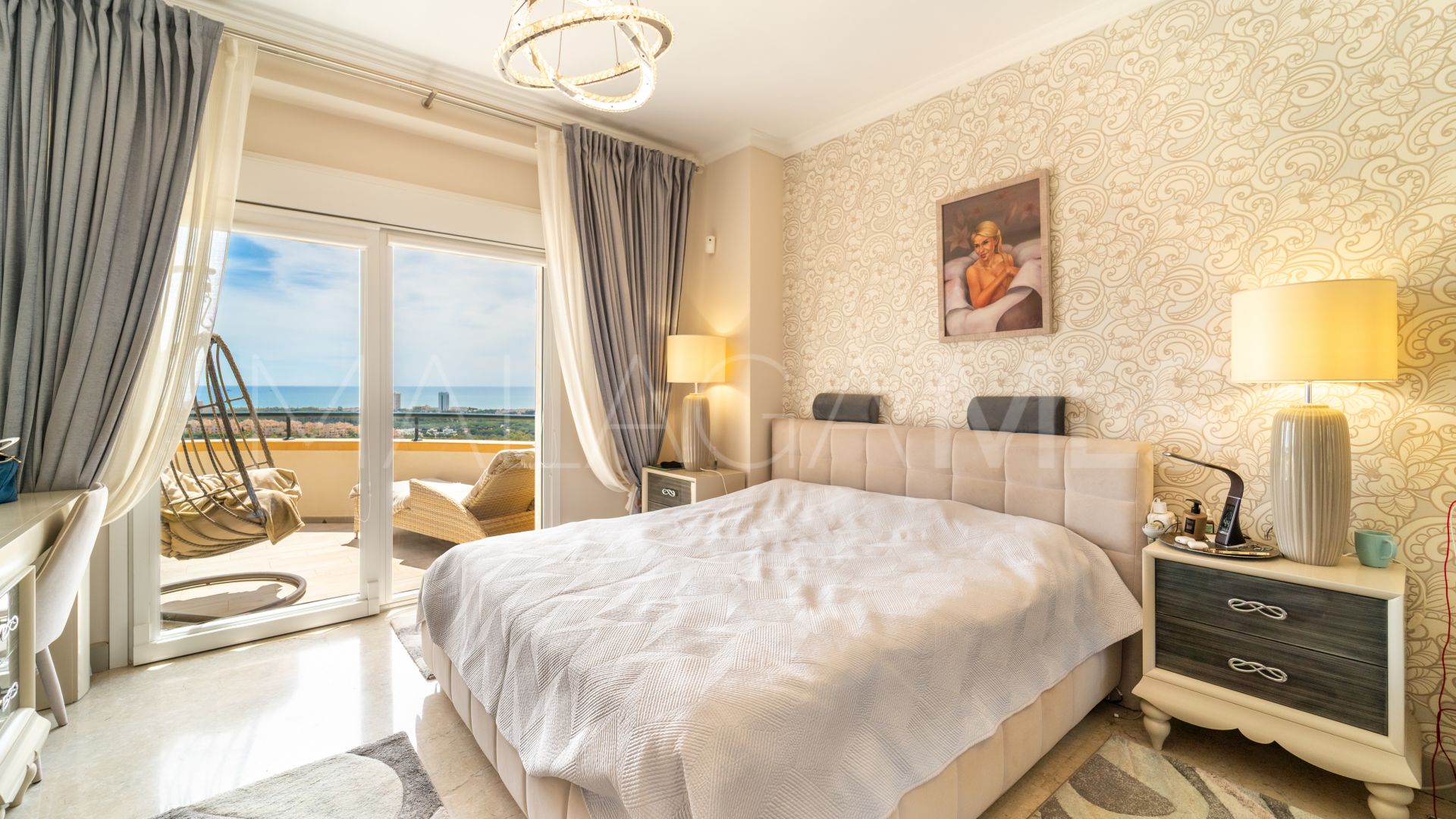 Appartement terrasse for sale in Elviria Hills