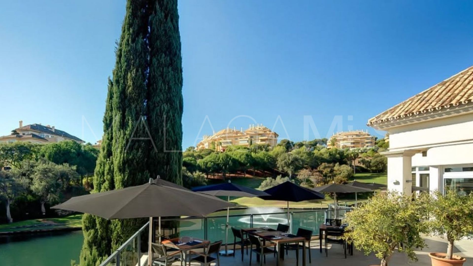 Appartement terrasse for sale in Elviria Hills