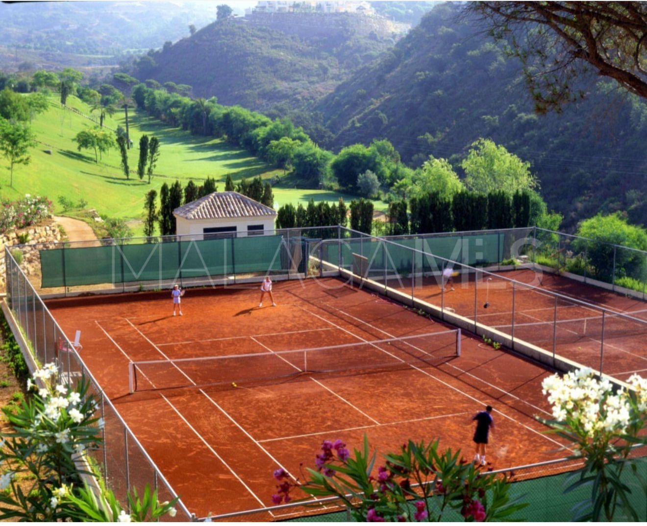 Appartement terrasse for sale in Elviria Hills