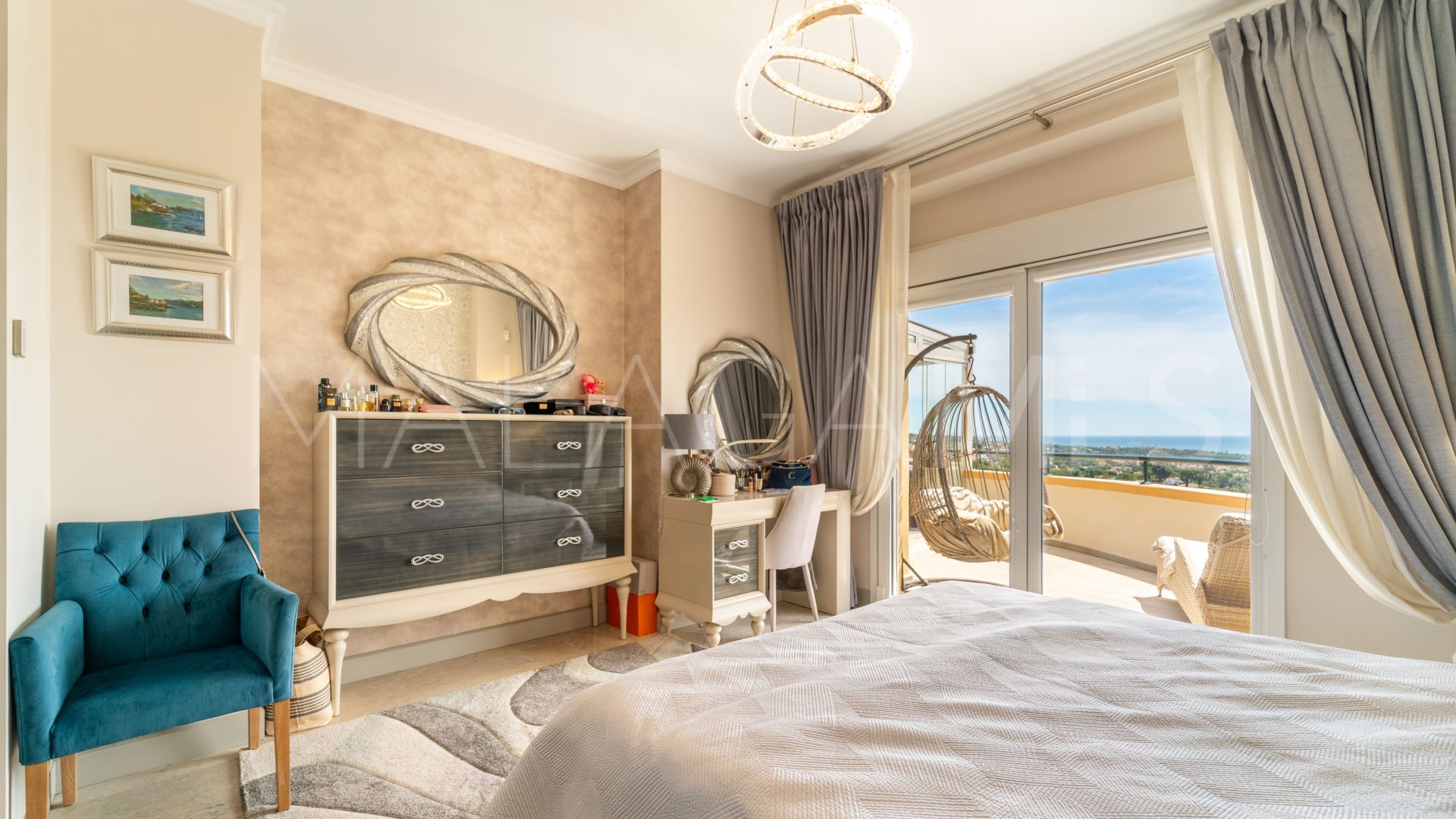 Appartement terrasse for sale in Elviria Hills