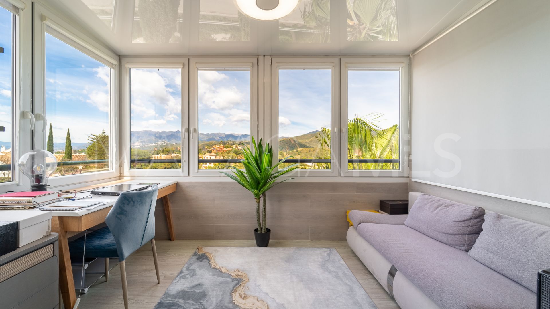 Appartement terrasse for sale in Elviria Hills