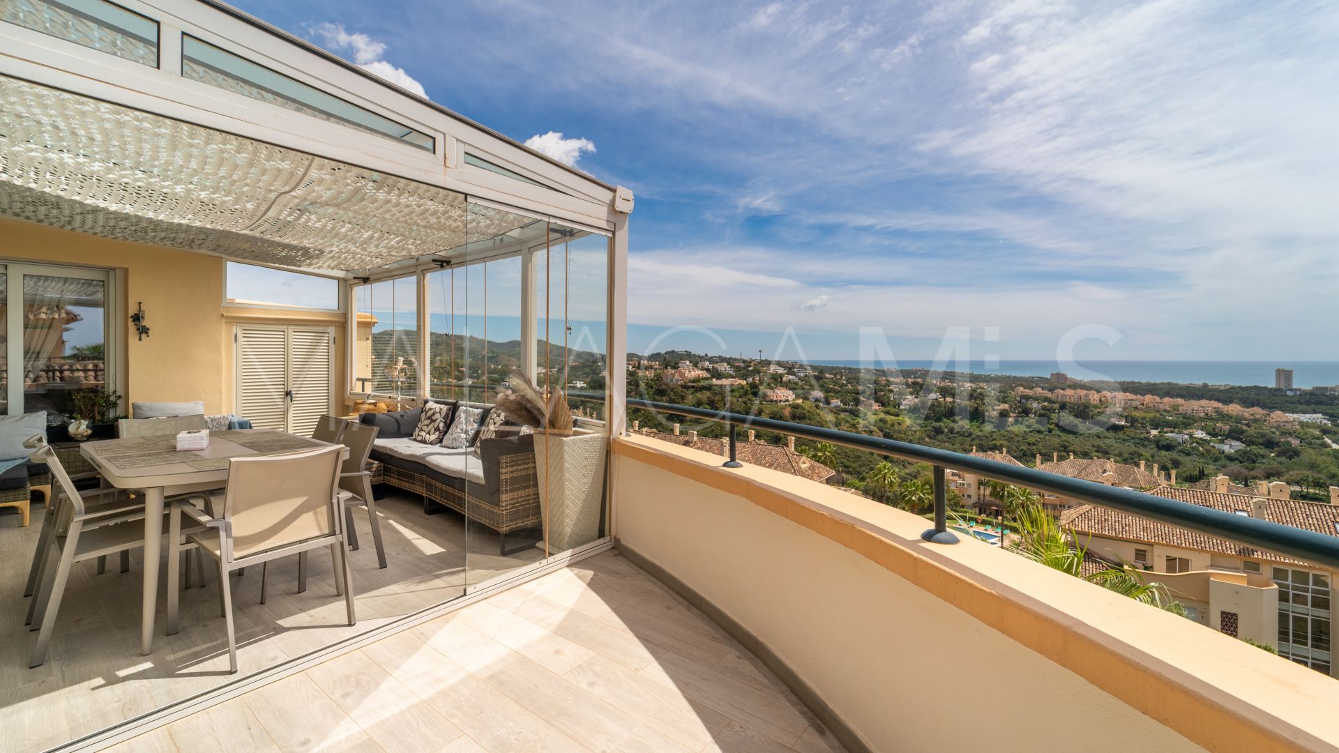 Appartement terrasse for sale in Elviria Hills