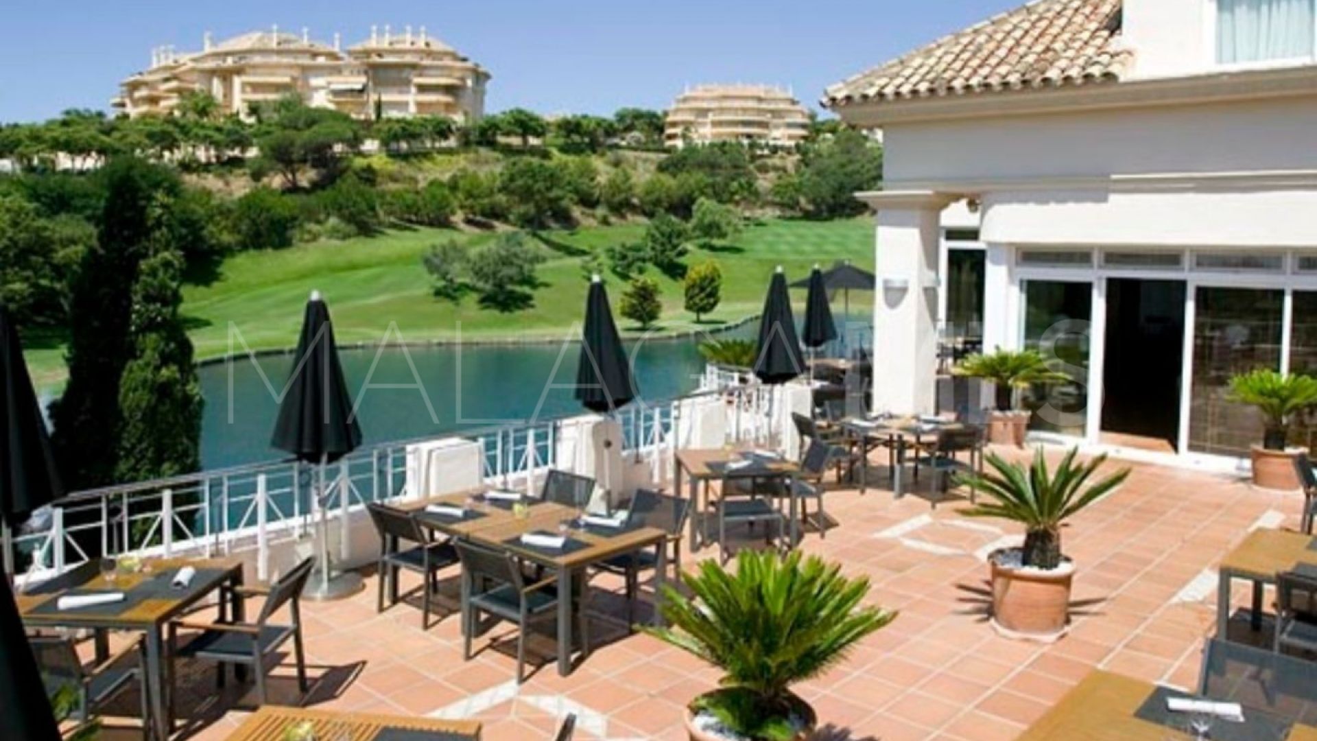 Appartement terrasse for sale in Elviria Hills