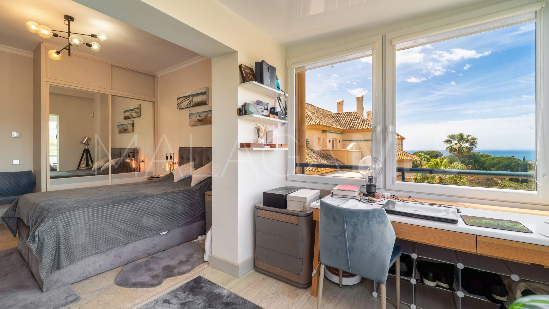 Appartement terrasse for sale in Elviria Hills