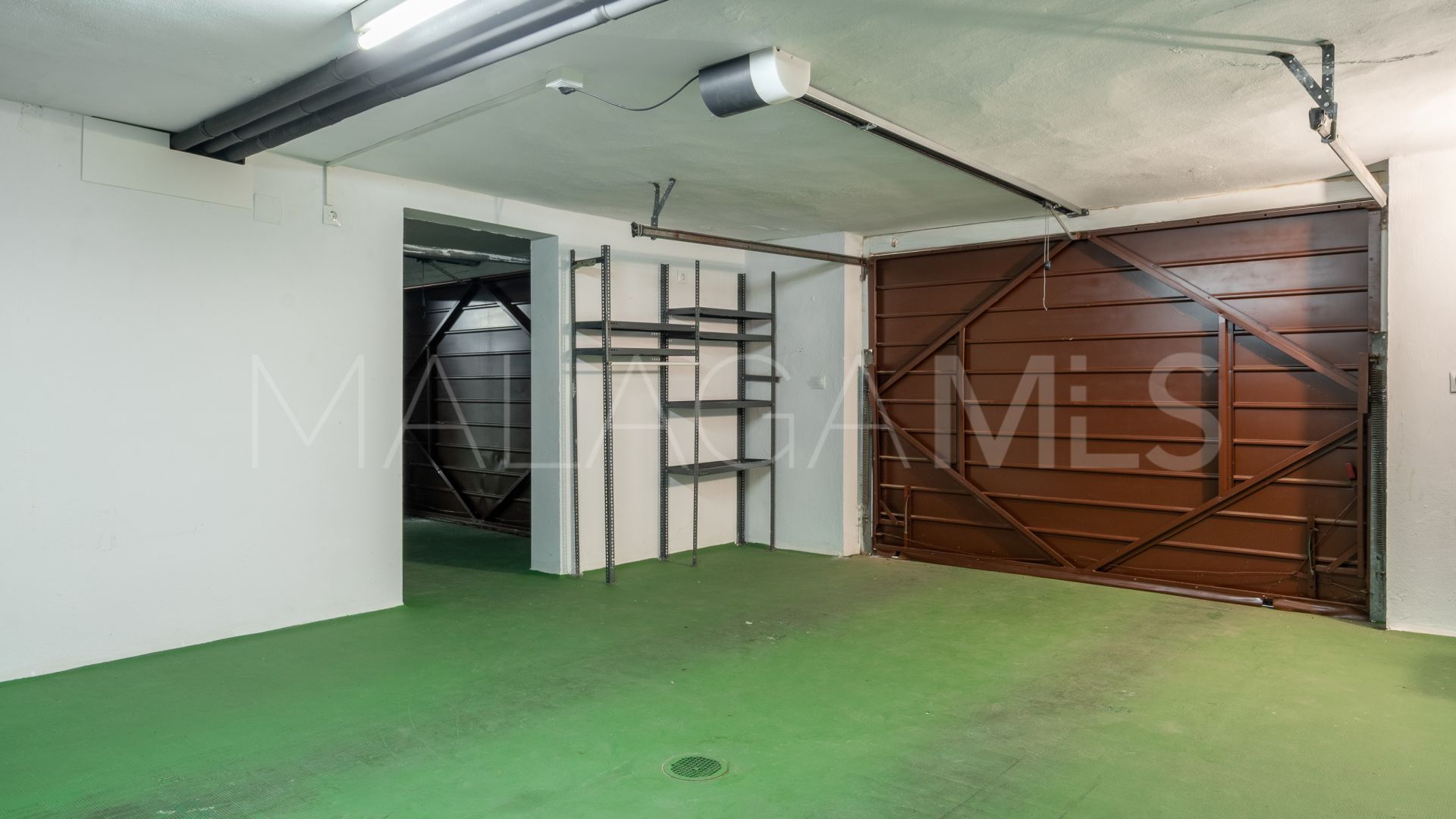 For sale villa in Nueva Andalucia