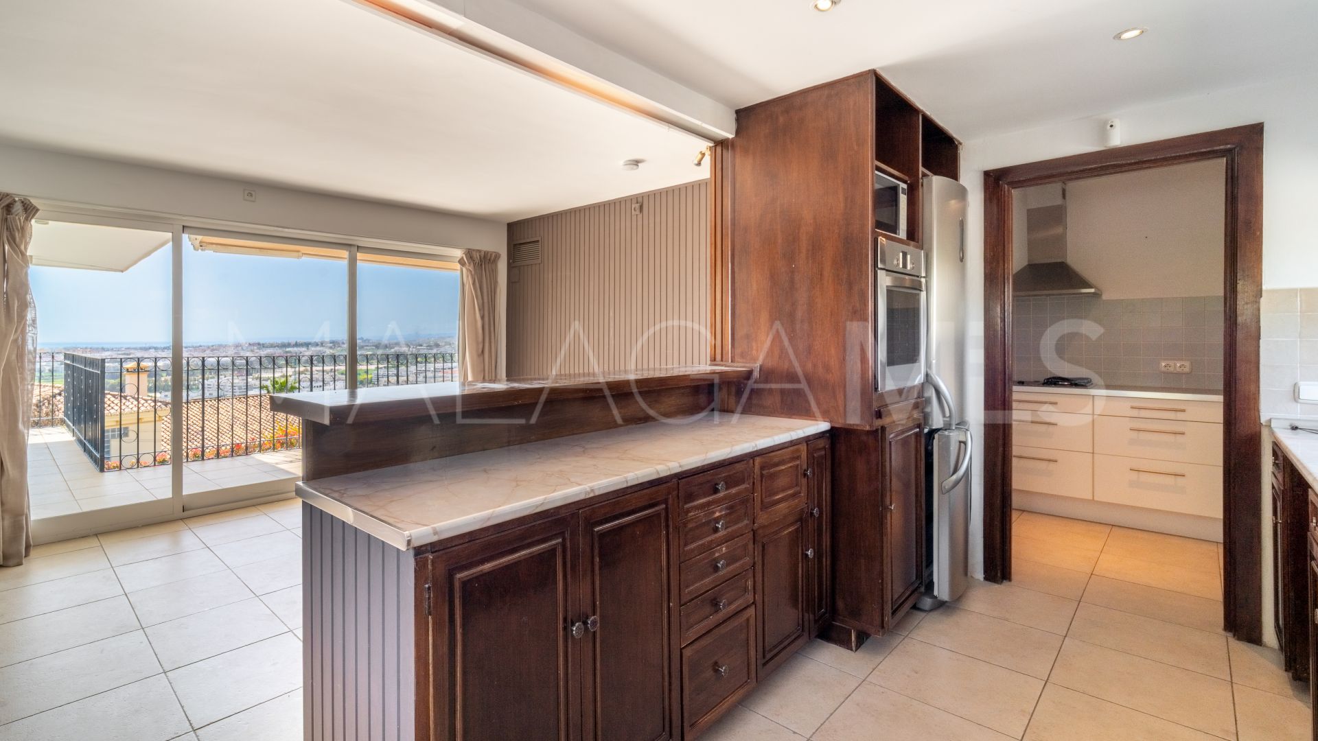 For sale villa in Nueva Andalucia