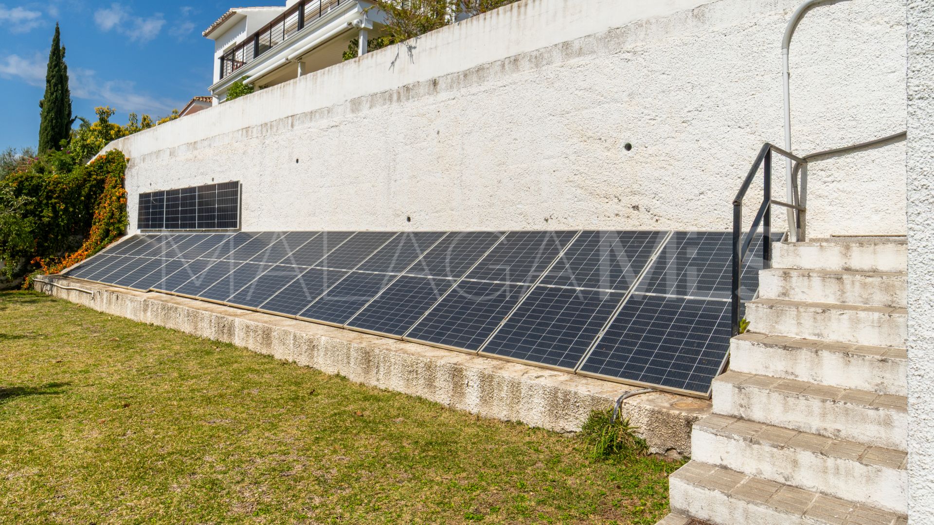 For sale villa in Nueva Andalucia