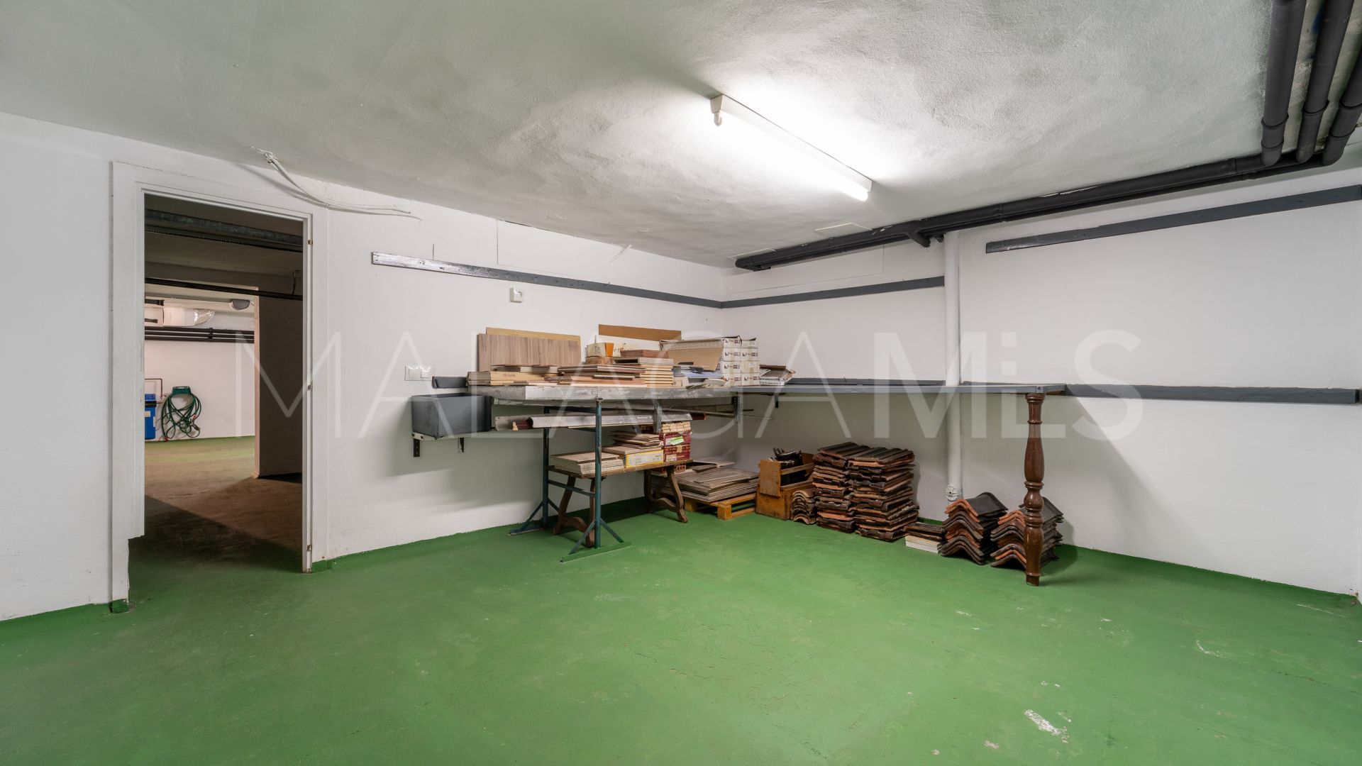 For sale villa in Nueva Andalucia