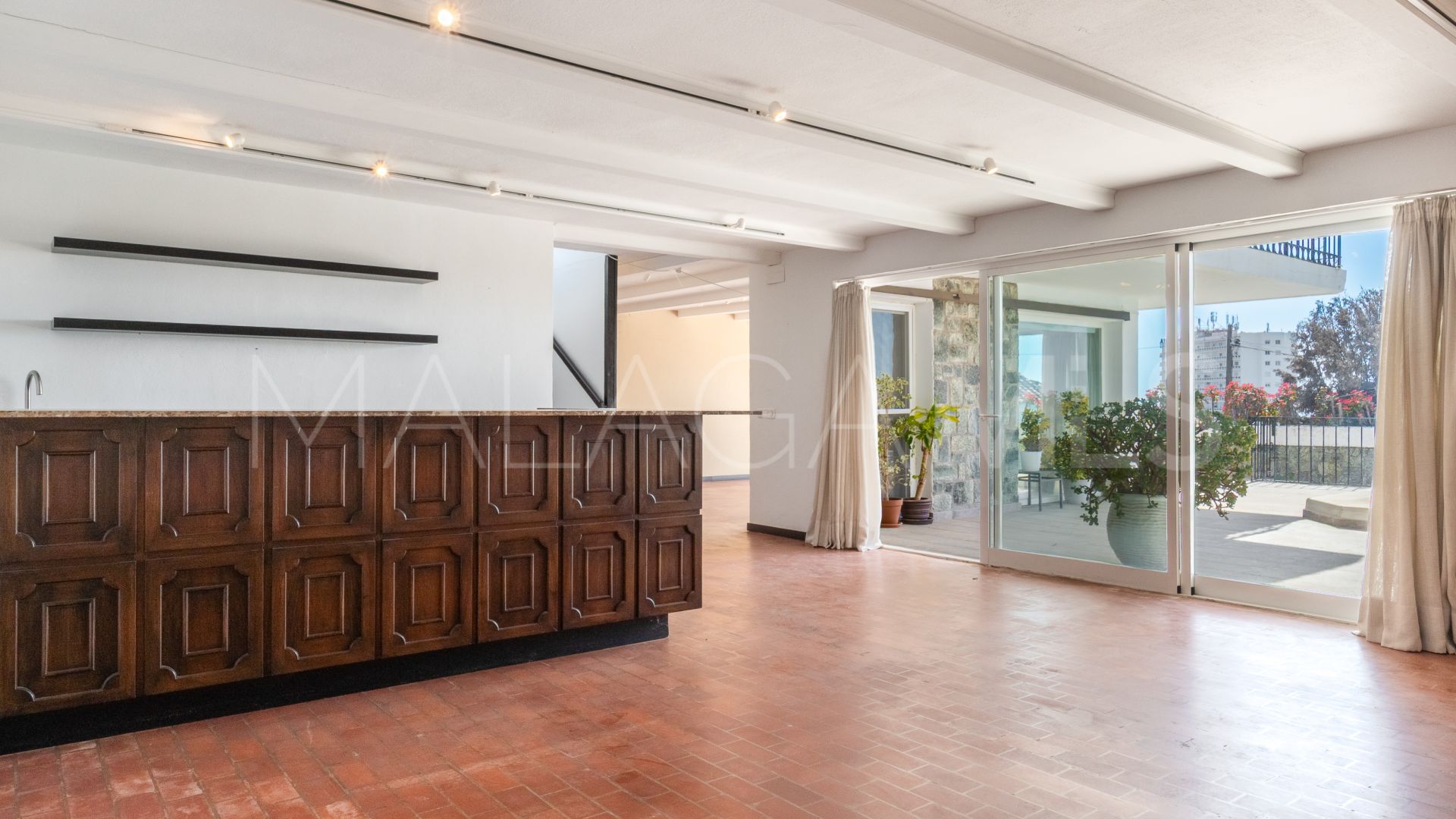 For sale villa in Nueva Andalucia