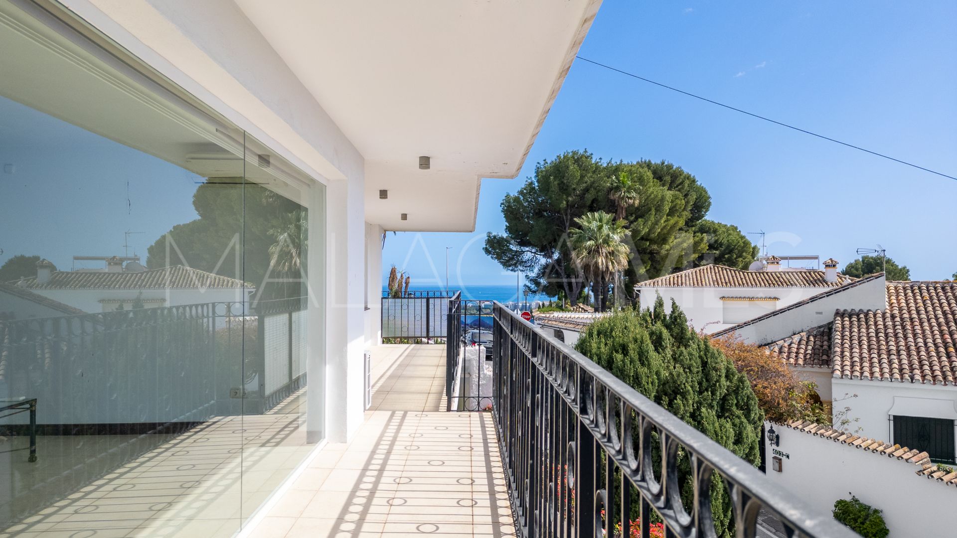 For sale villa in Nueva Andalucia