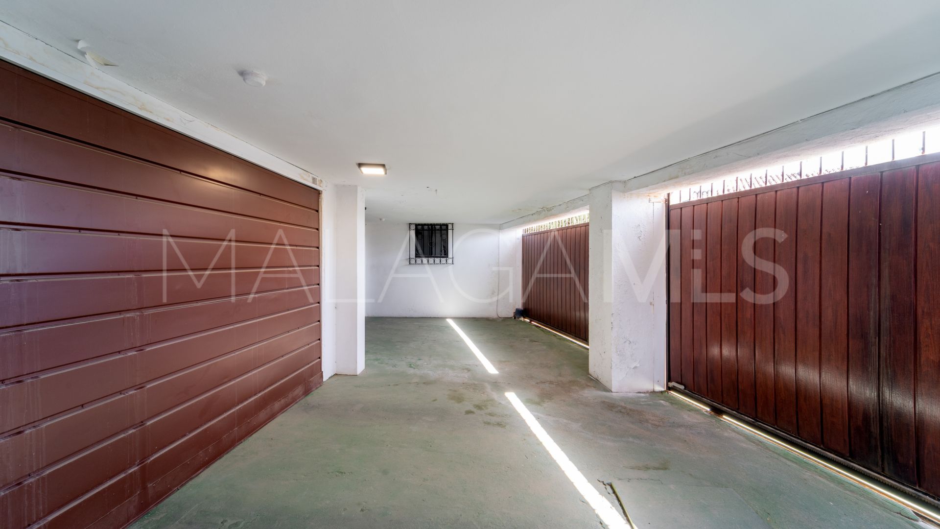 For sale villa in Nueva Andalucia