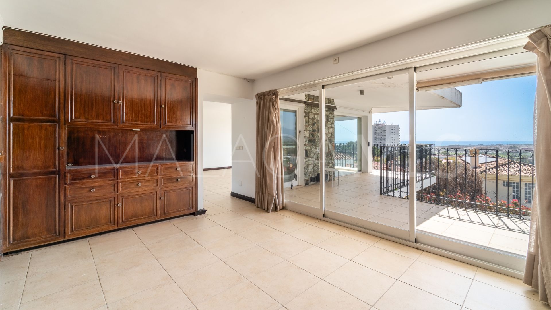 For sale villa in Nueva Andalucia