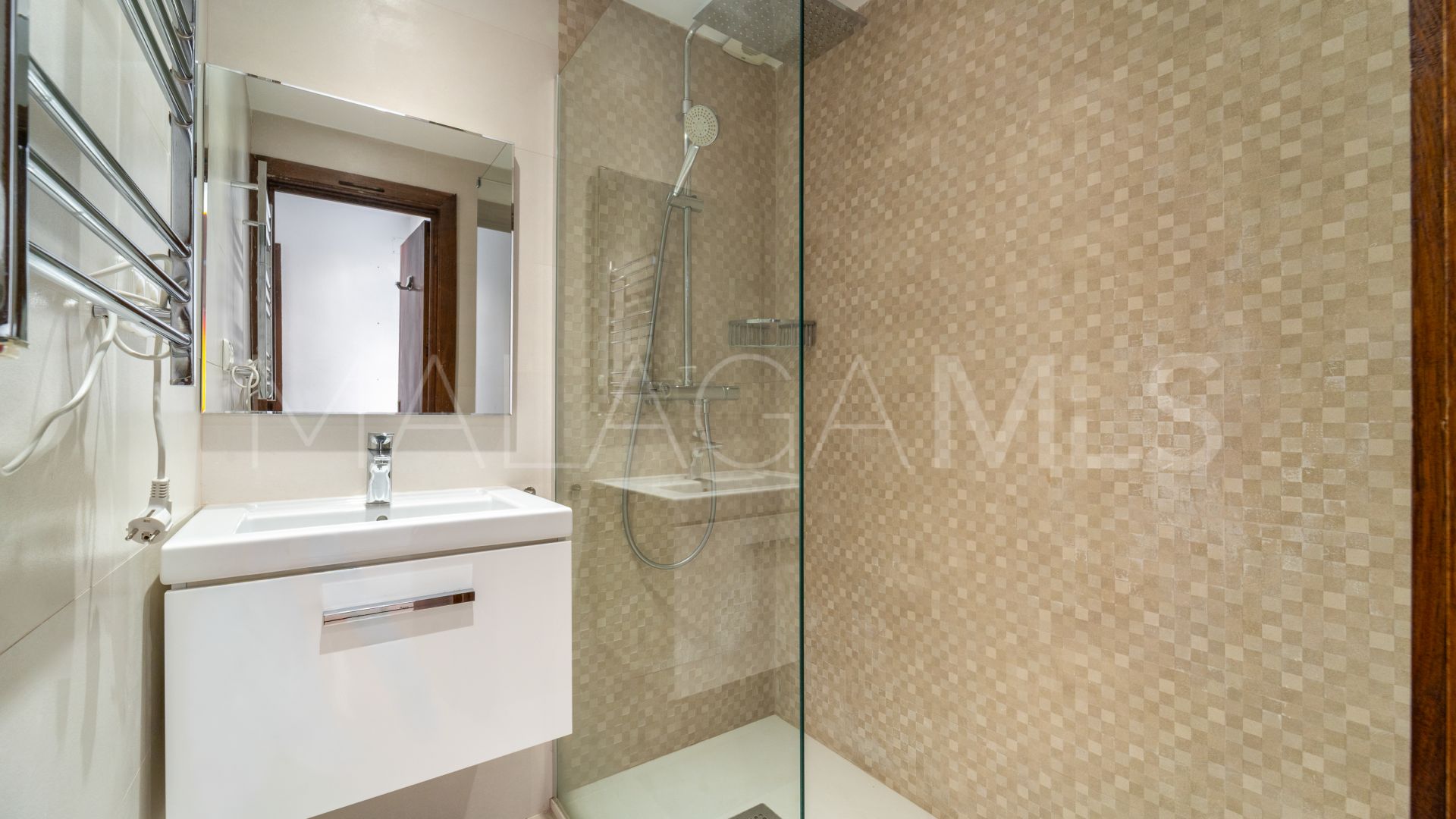 For sale villa in Nueva Andalucia