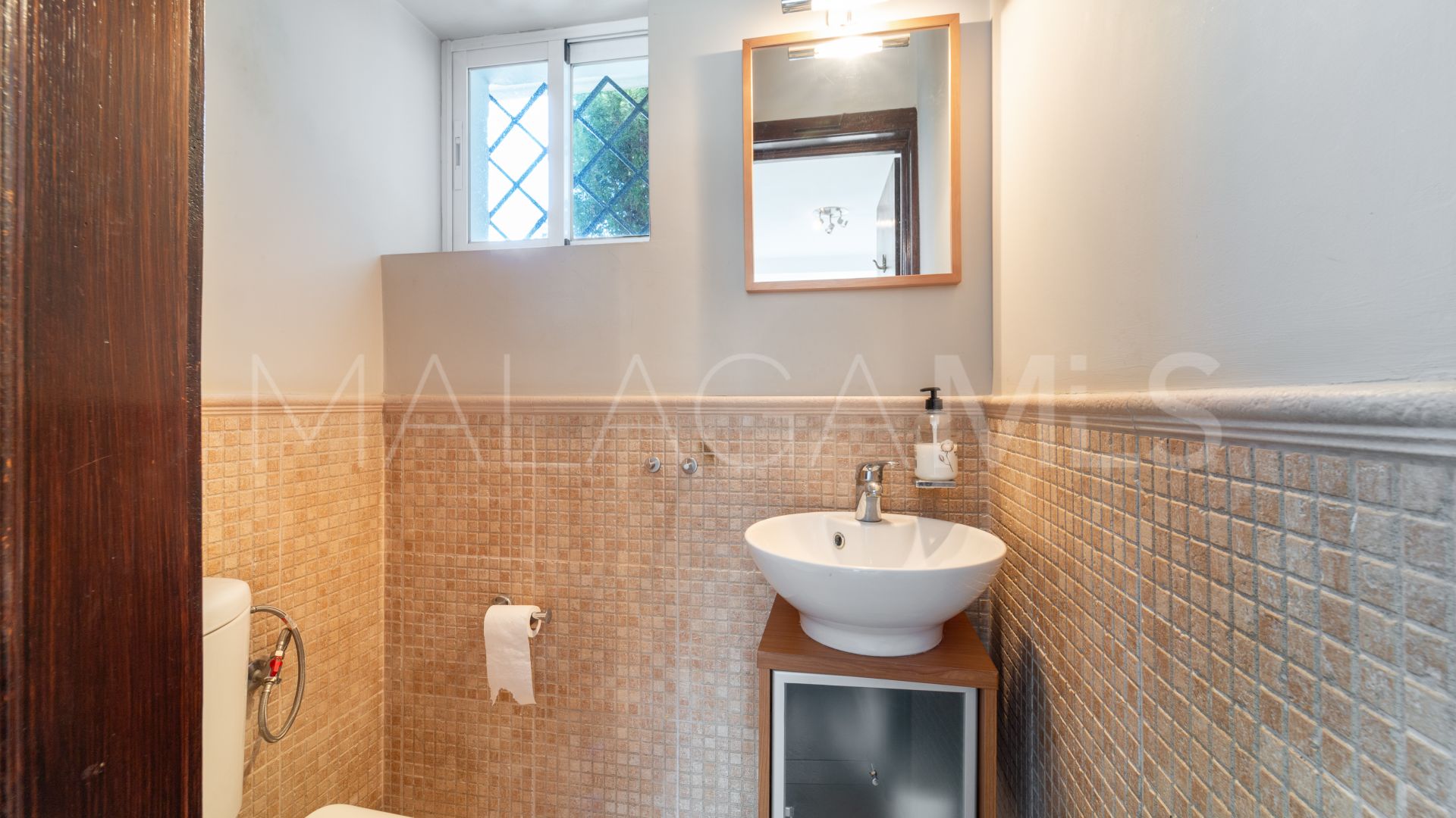 For sale villa in Nueva Andalucia