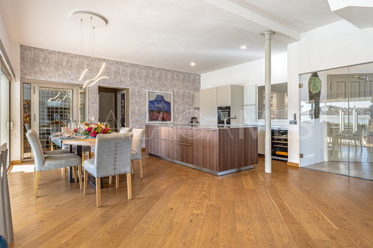 Villa for sale in Las Chapas