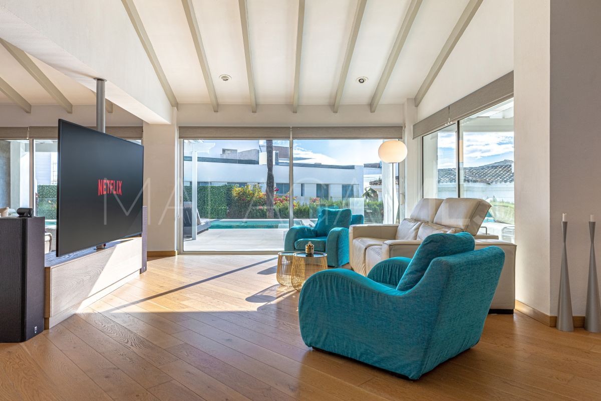 Villa for sale in Las Chapas