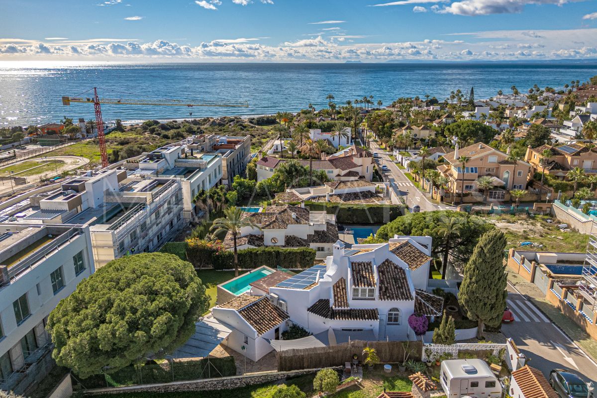 Villa for sale in Las Chapas