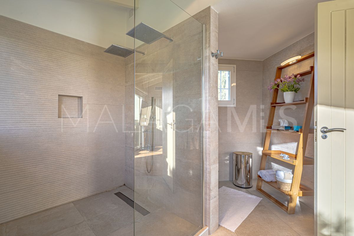 Villa for sale in Las Chapas