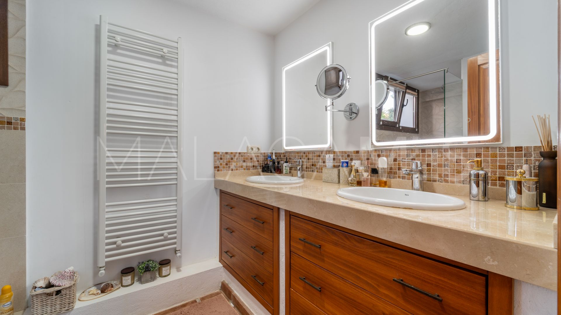 Villa for sale in Cerrado de Elviria