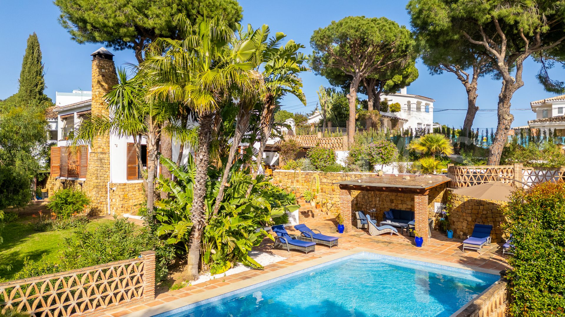 Villa for sale in Cerrado de Elviria