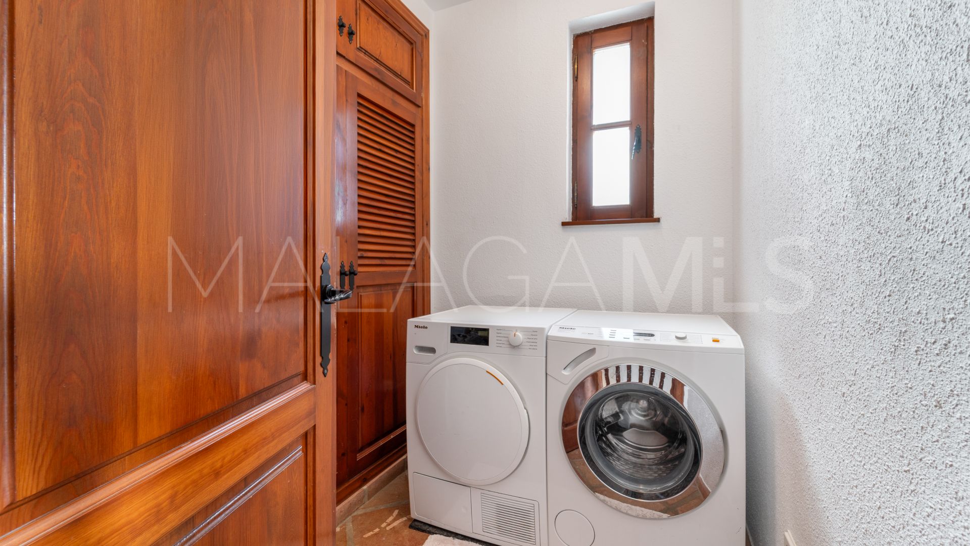 Villa for sale in Cerrado de Elviria